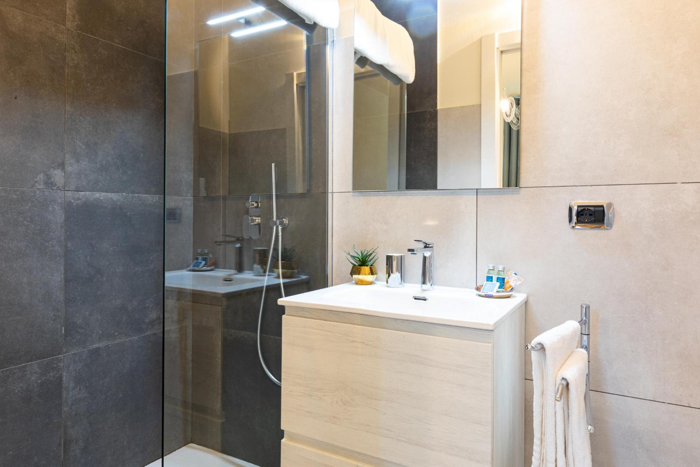 B&B Too Cute 2b Str8 - photo