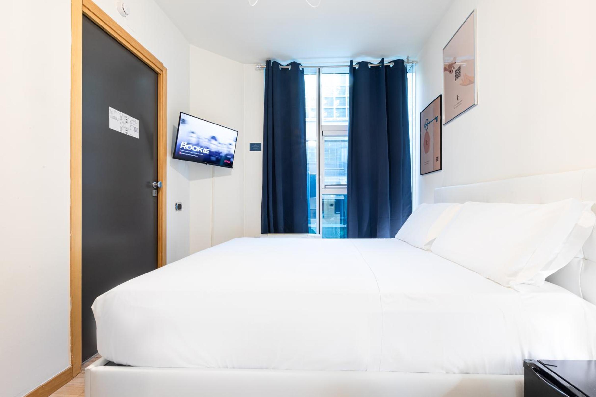 B&B Too Cute 2b Str8 - photo