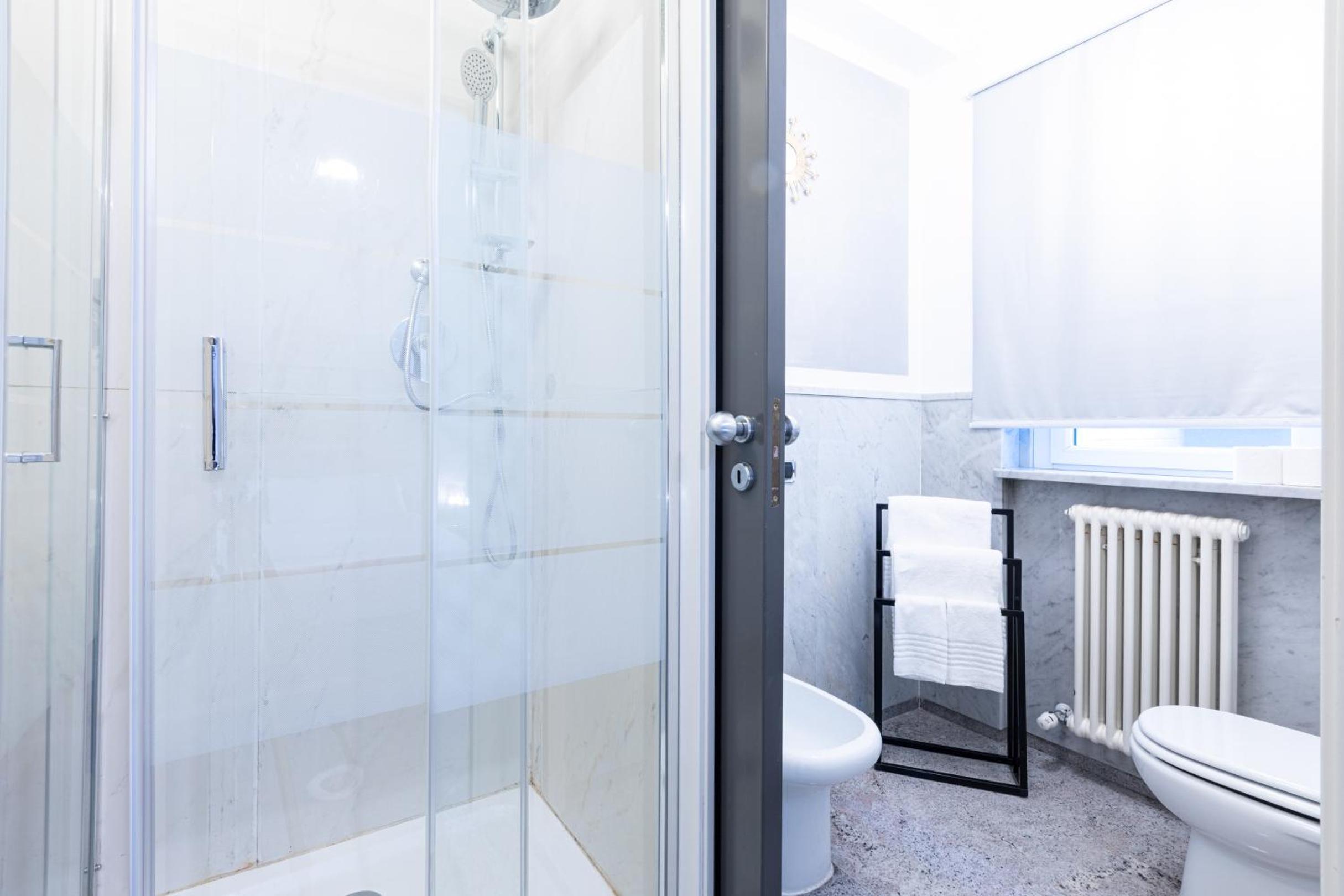 B&B Too Cute 2b Str8 - photo