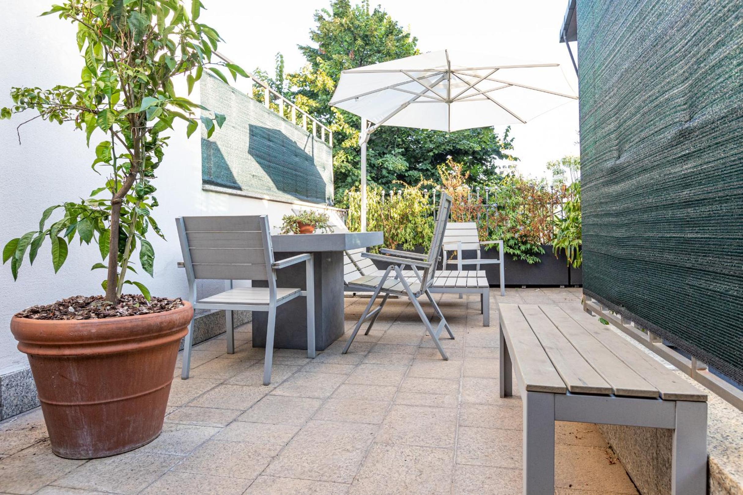 B&B Too Cute 2b Str8 - photo