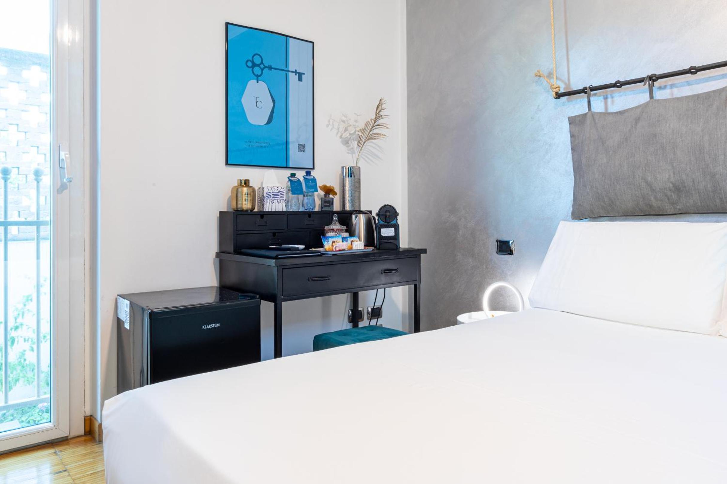 B&B Too Cute 2b Str8 - photo