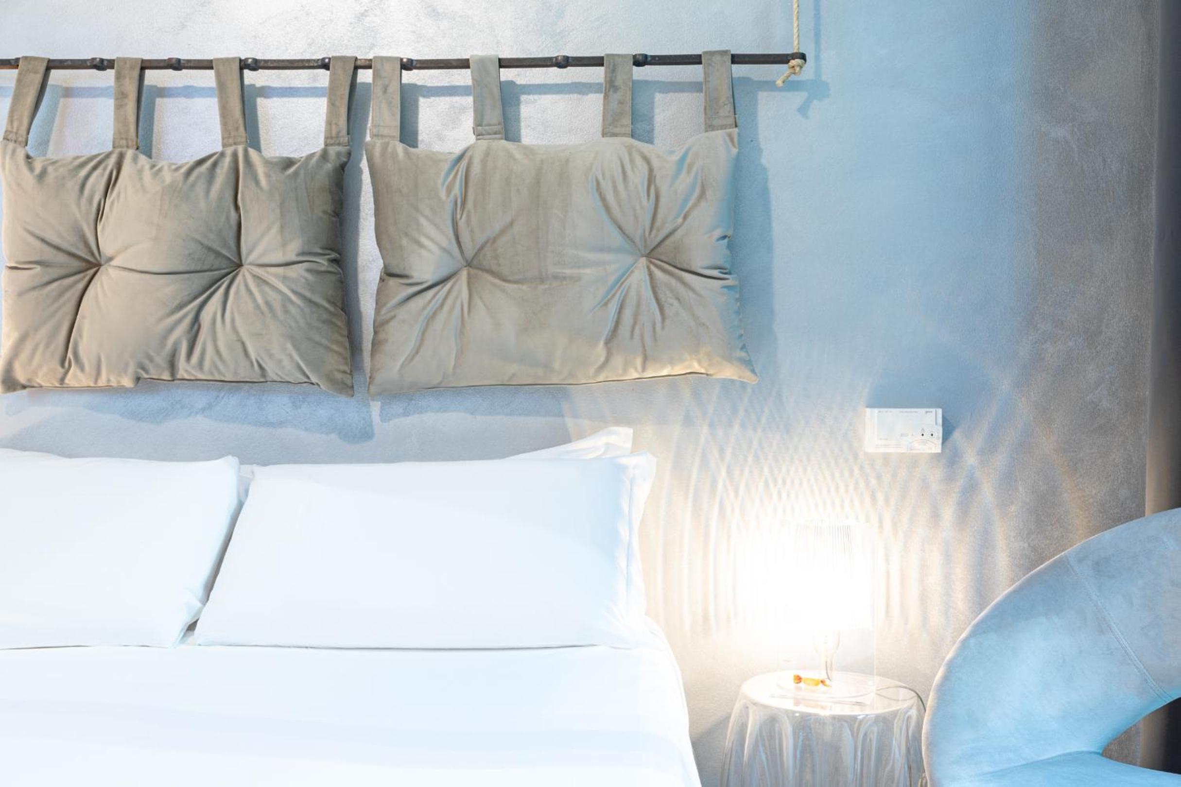 B&B Too Cute 2b Str8 - photo