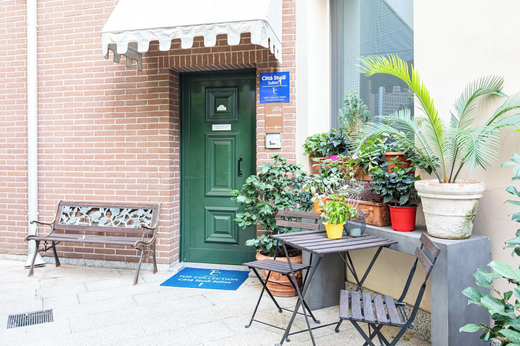 B&B Too Cute 2b Str8 - photo