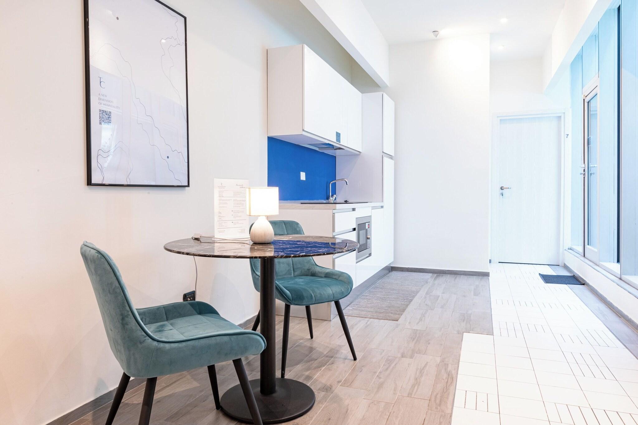 B&B Too Cute 2b Str8 - photo