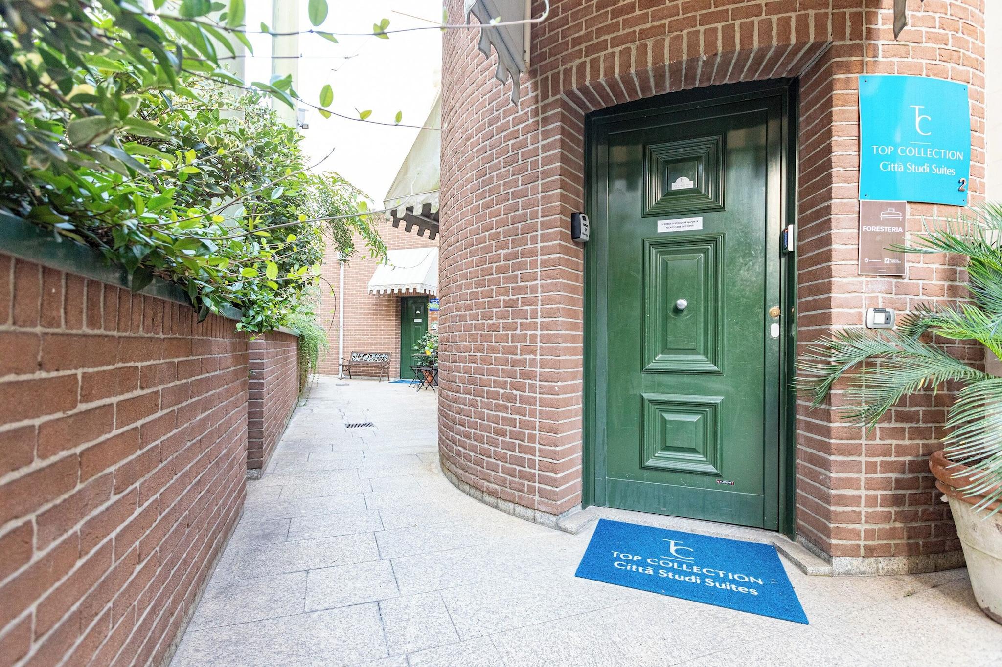 B&B Too Cute 2b Str8 - photo