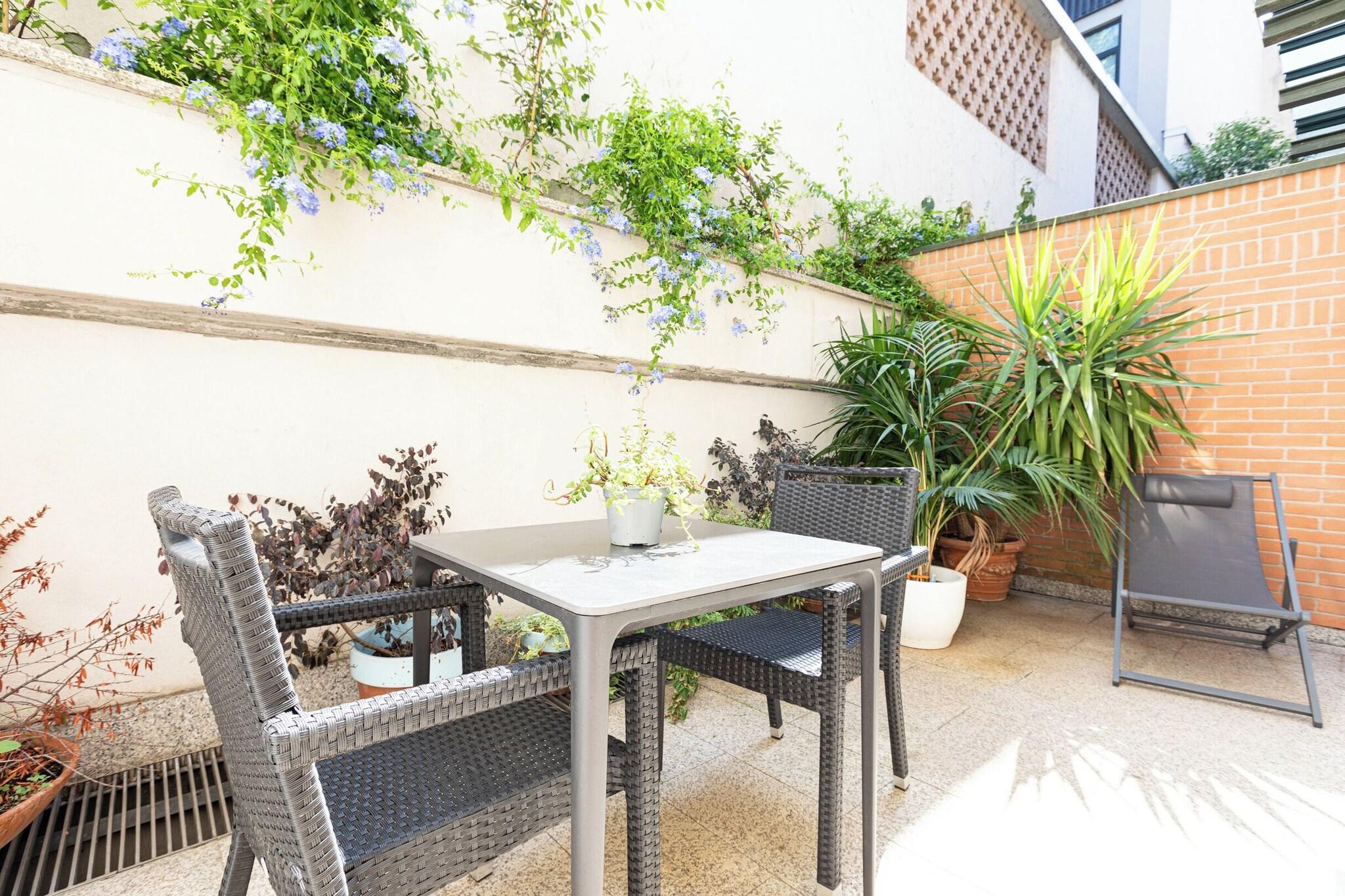 B&B Too Cute 2b Str8 - photo