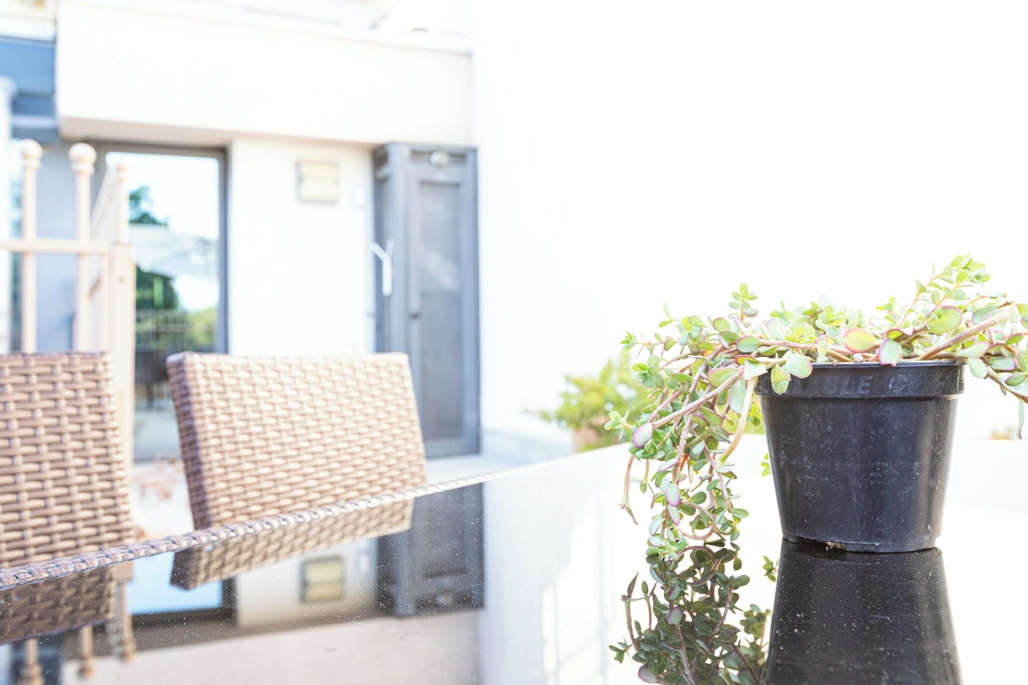 B&B Too Cute 2b Str8 - photo