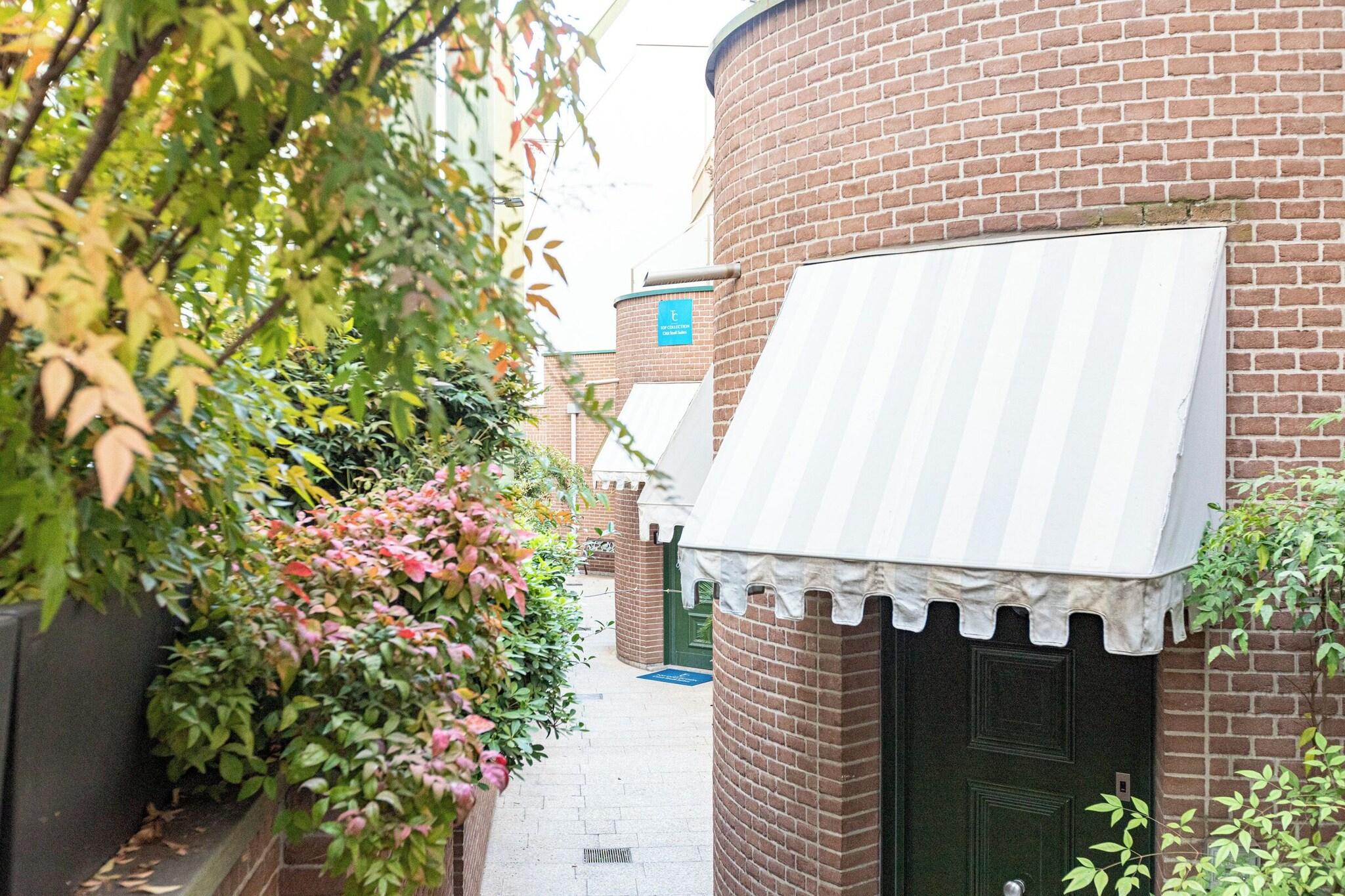 B&B Too Cute 2b Str8 - photo