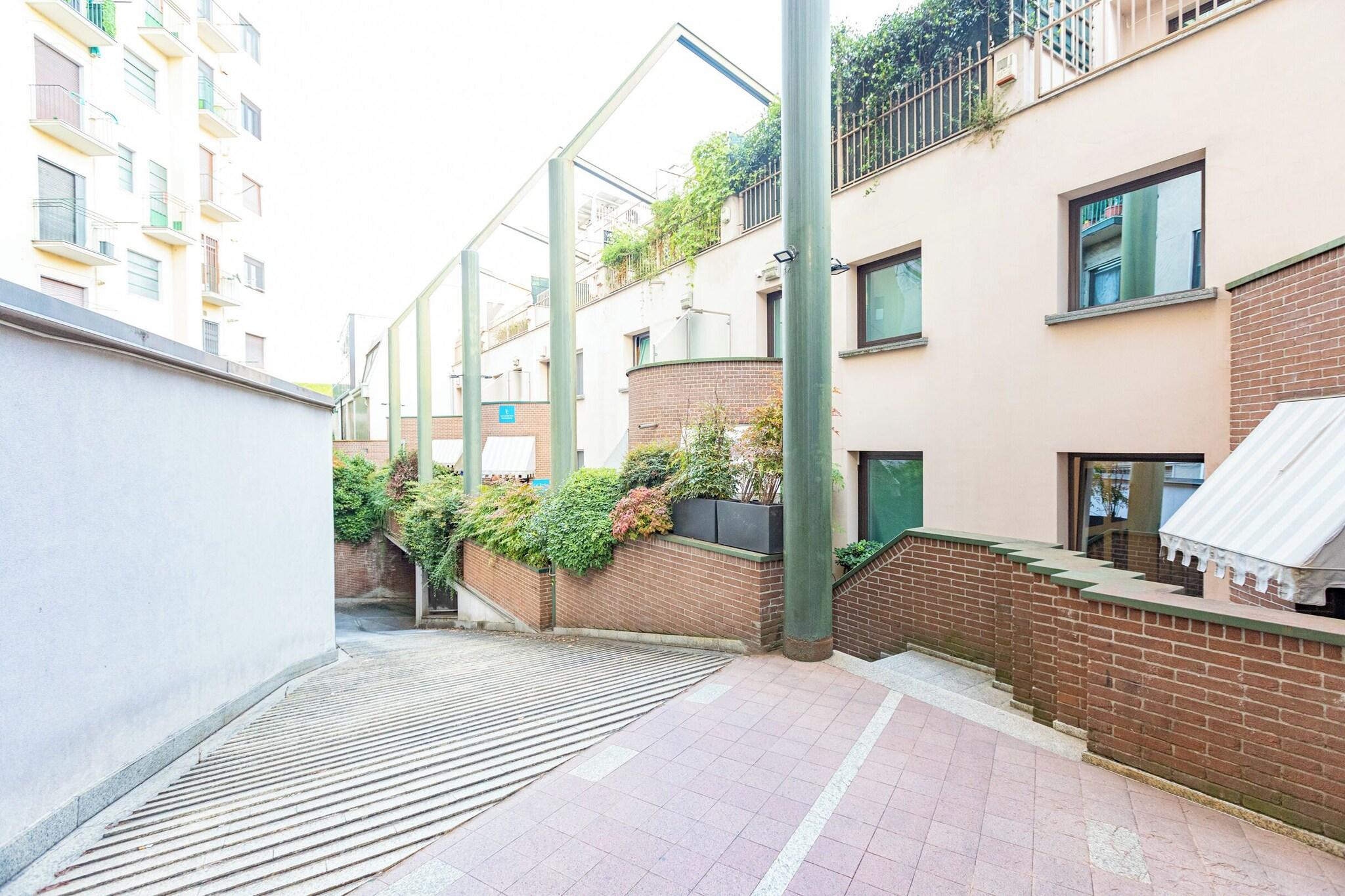 B&B Too Cute 2b Str8 - photo