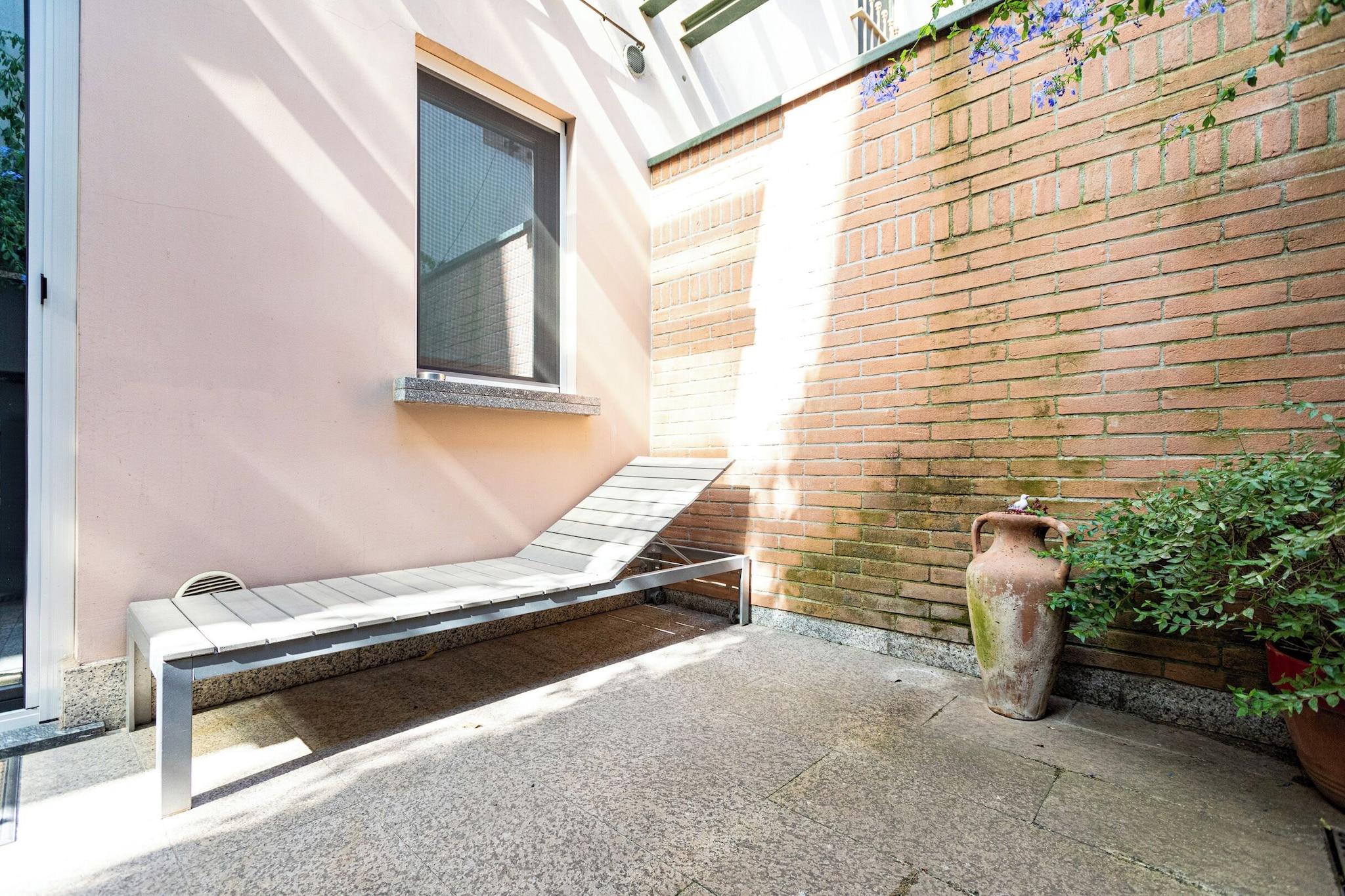 B&B Too Cute 2b Str8 - photo