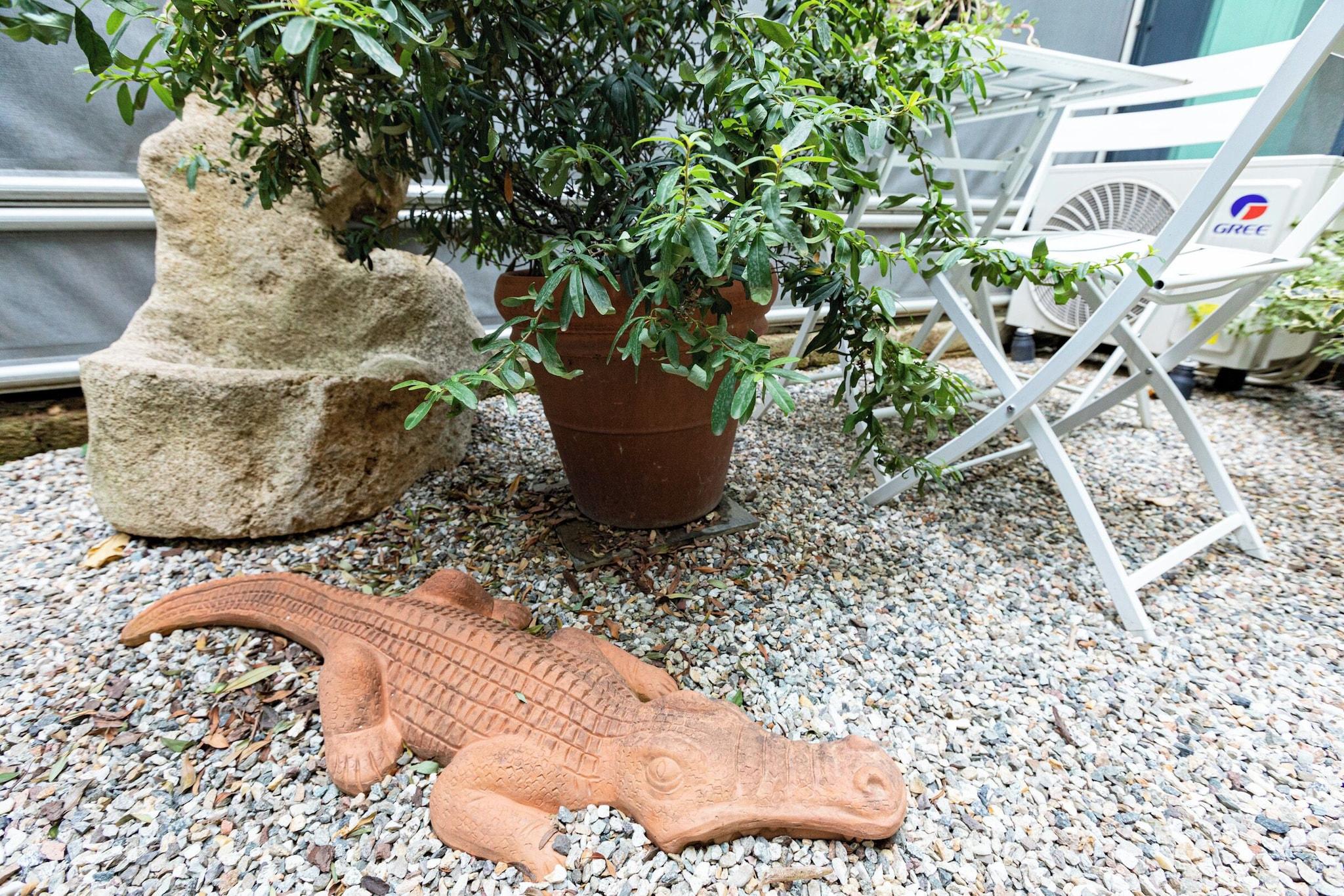 B&B Too Cute 2b Str8 - photo