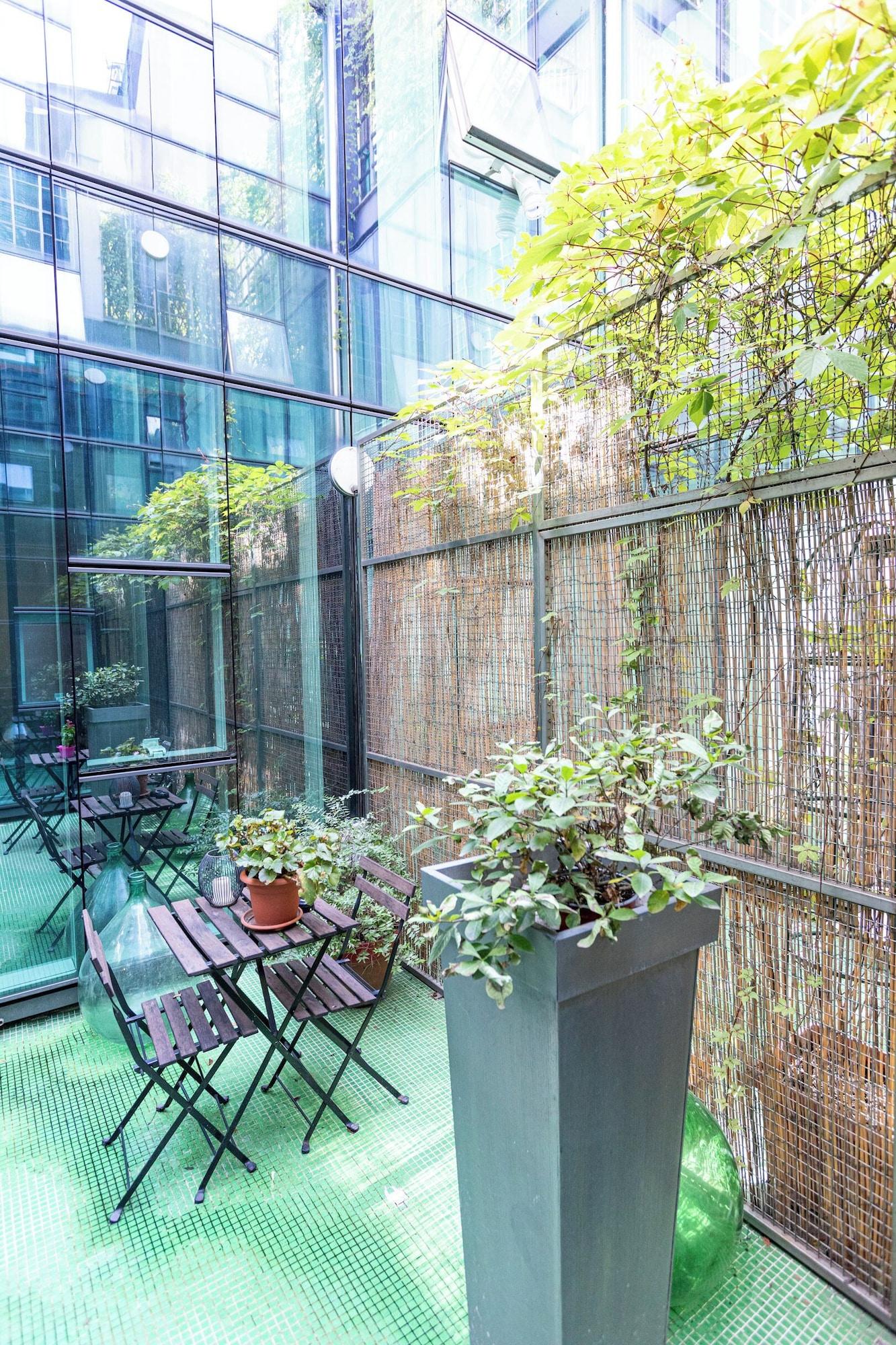 B&B Too Cute 2b Str8 - photo