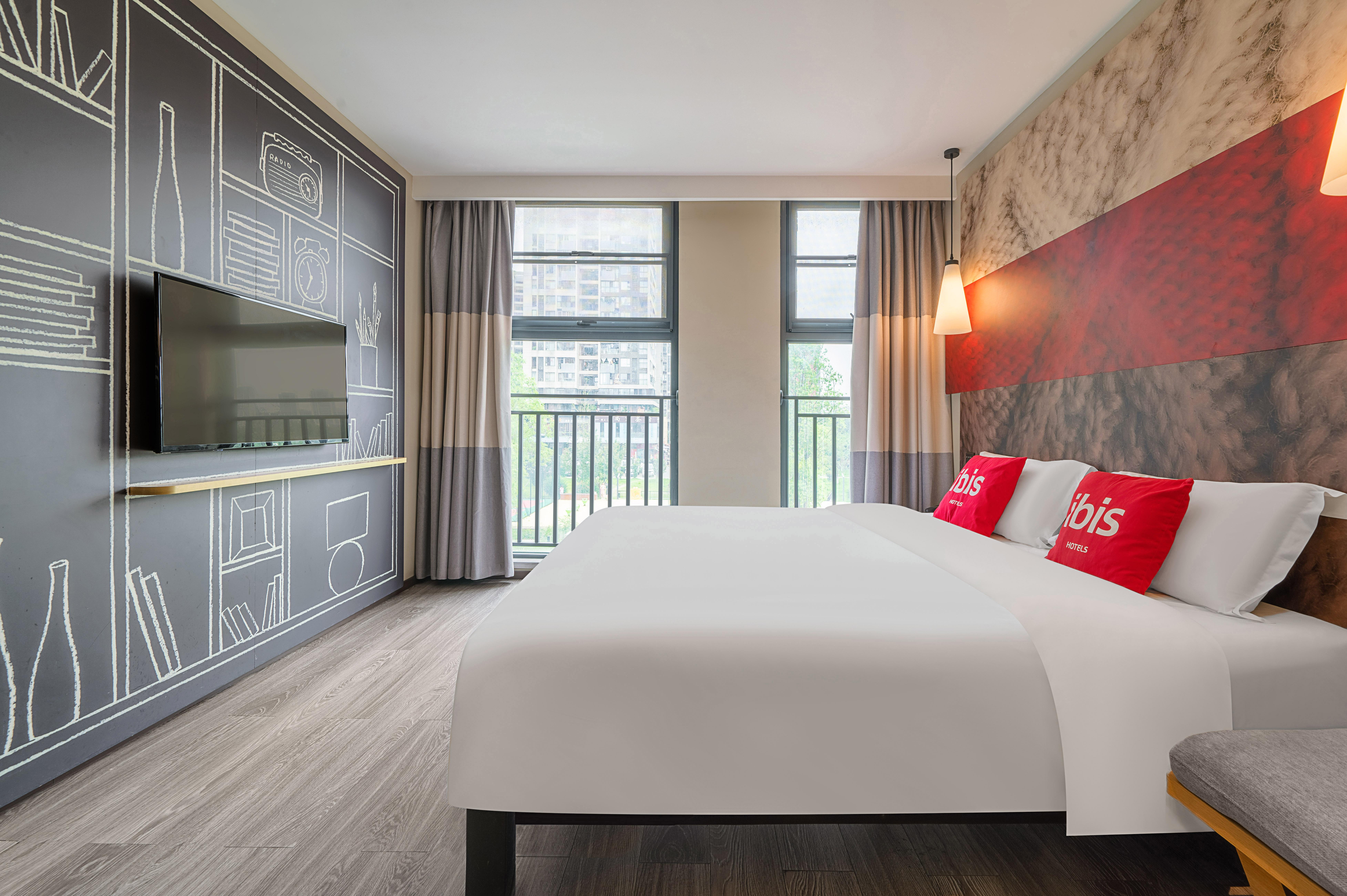 Ibis Hotel (Chengdu East Railway Station Branch)