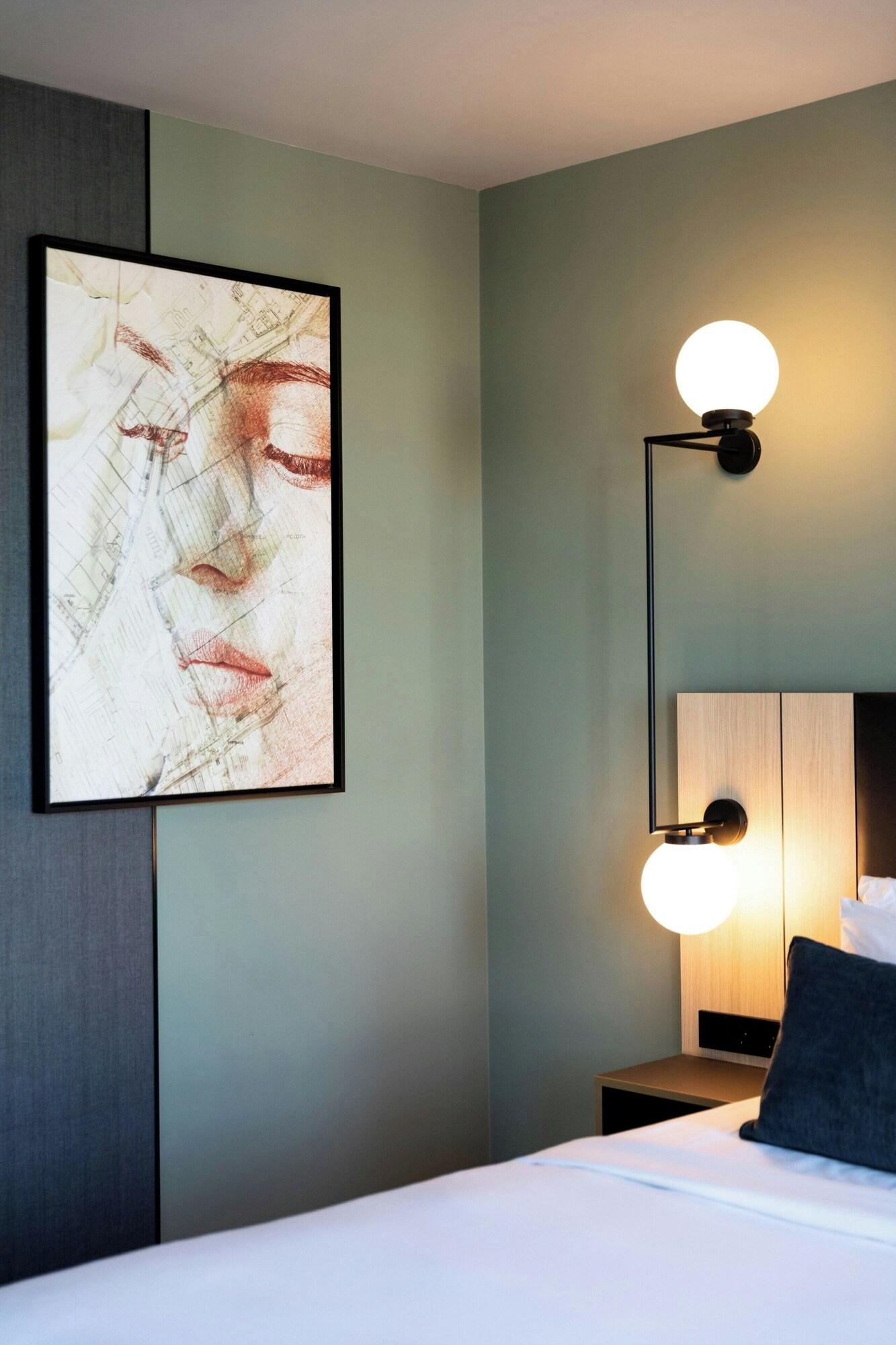 Renaissance Amsterdam Schiphol Airport Hotel