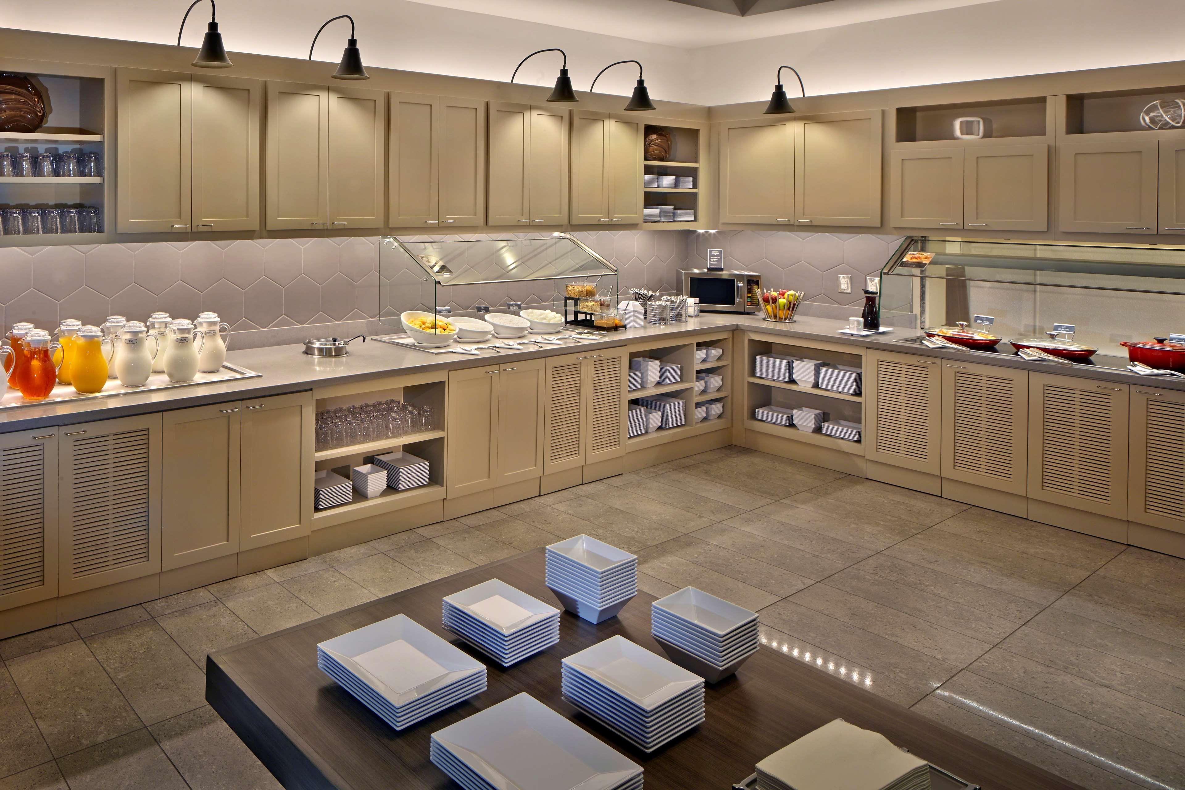 Hyatt Place Chapel Hill / Southern Village