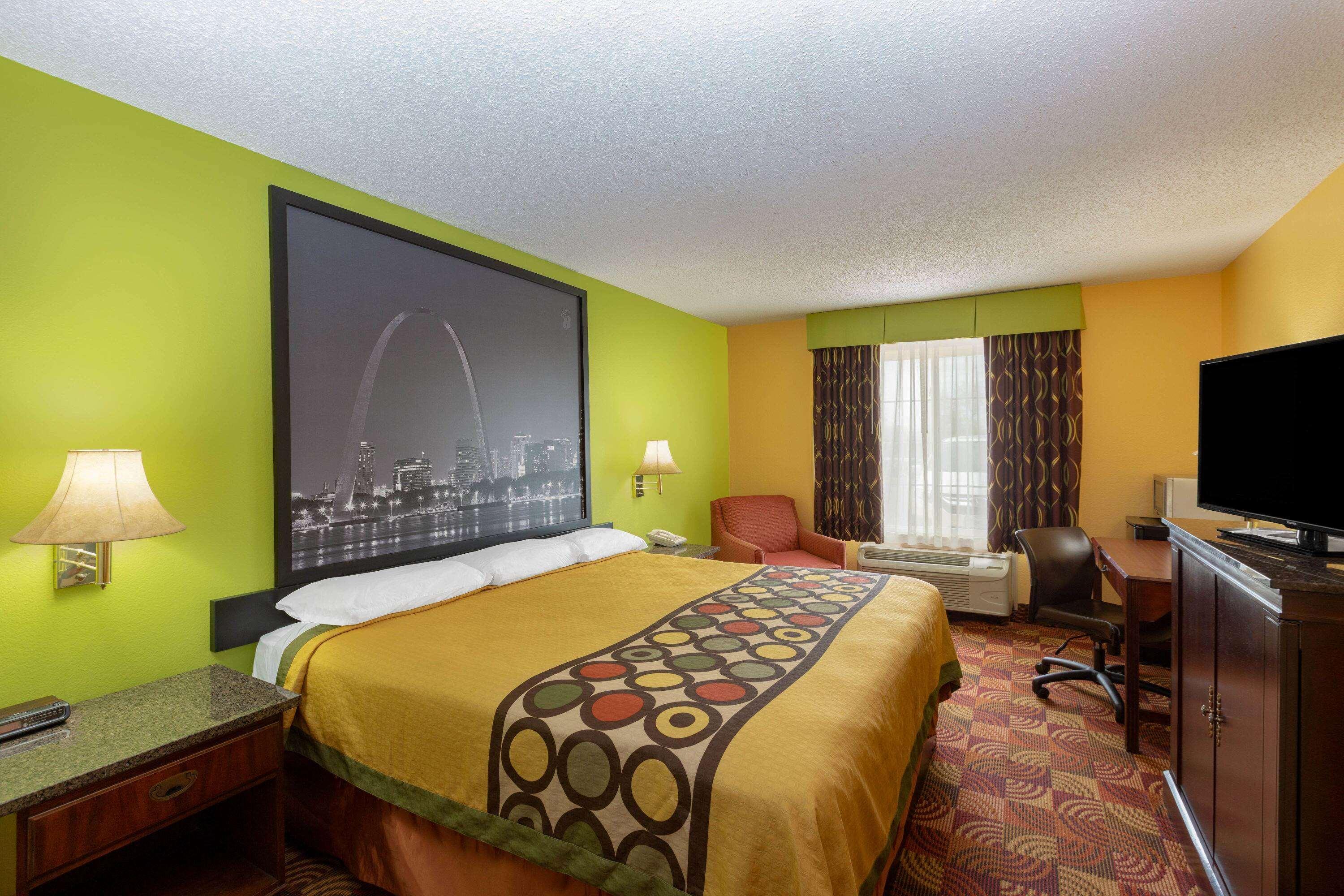 Super 8 by Wyndham Lake of the Ozarks