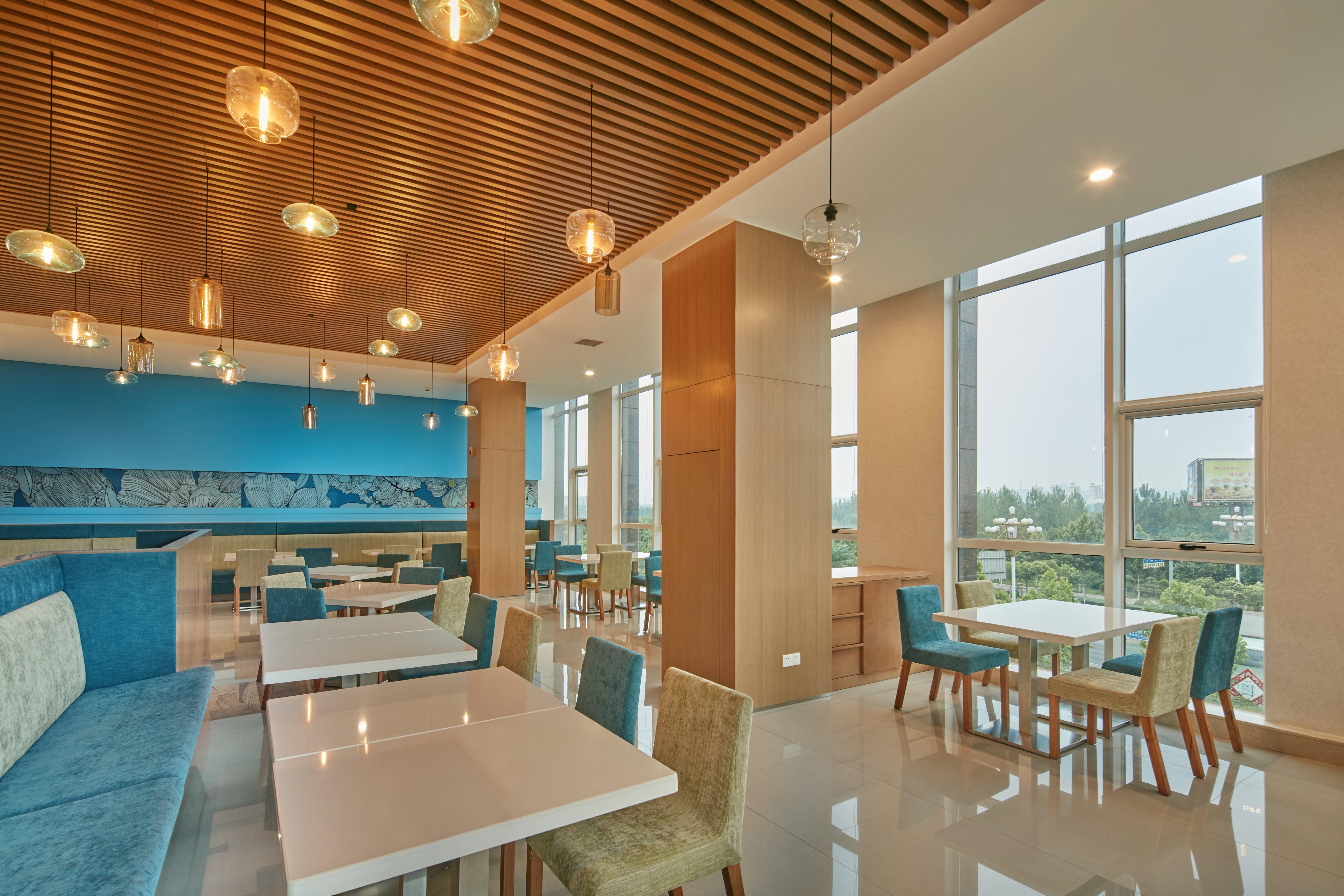 Holiday Inn Express Luoyang Yichuan