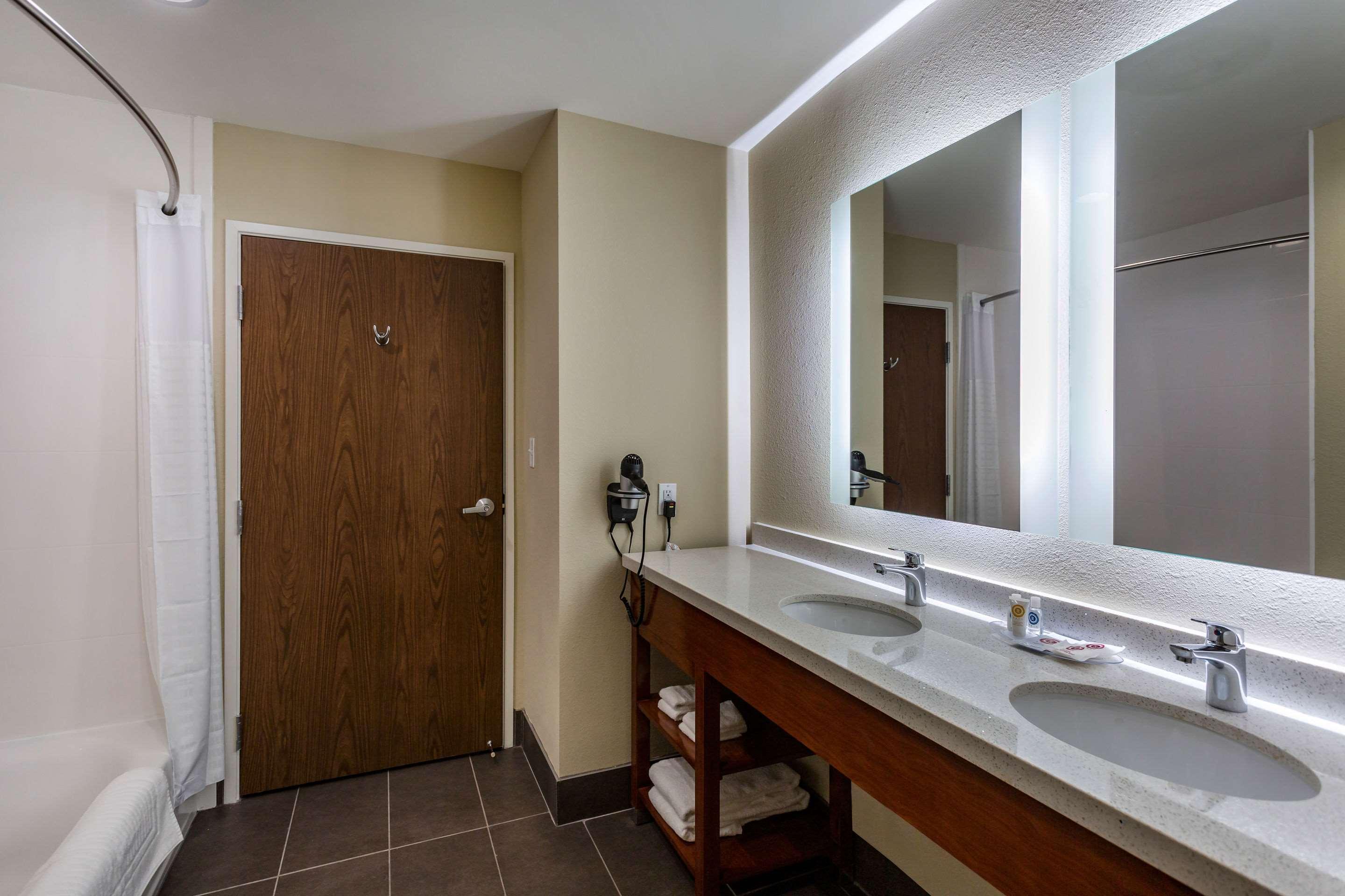 Comfort Suites Bowling Green Area