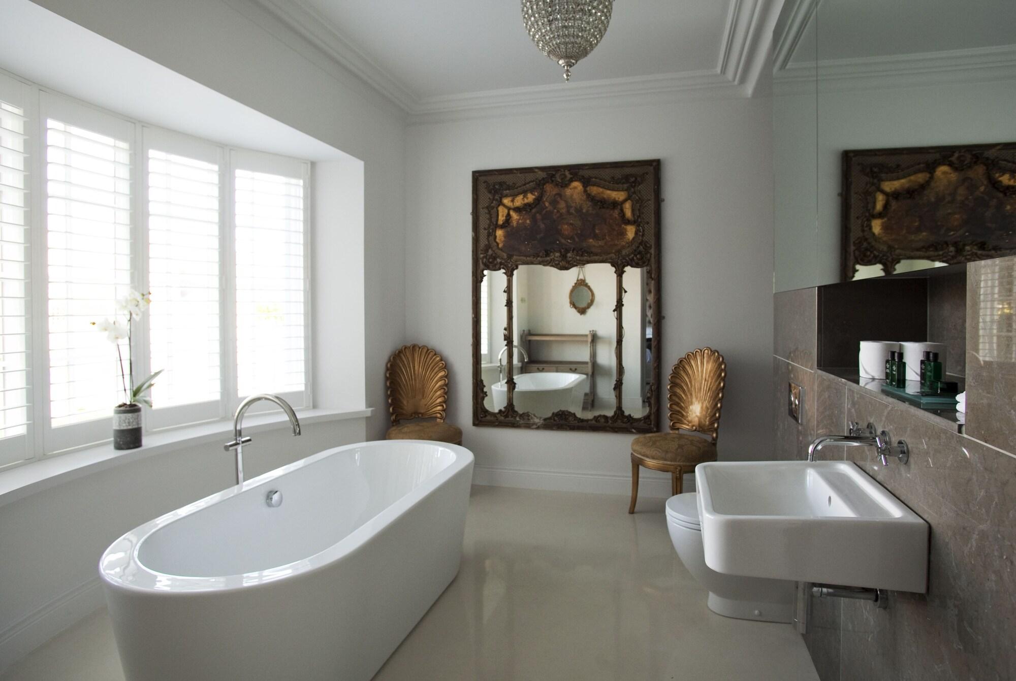 Cliff at Lyons by null