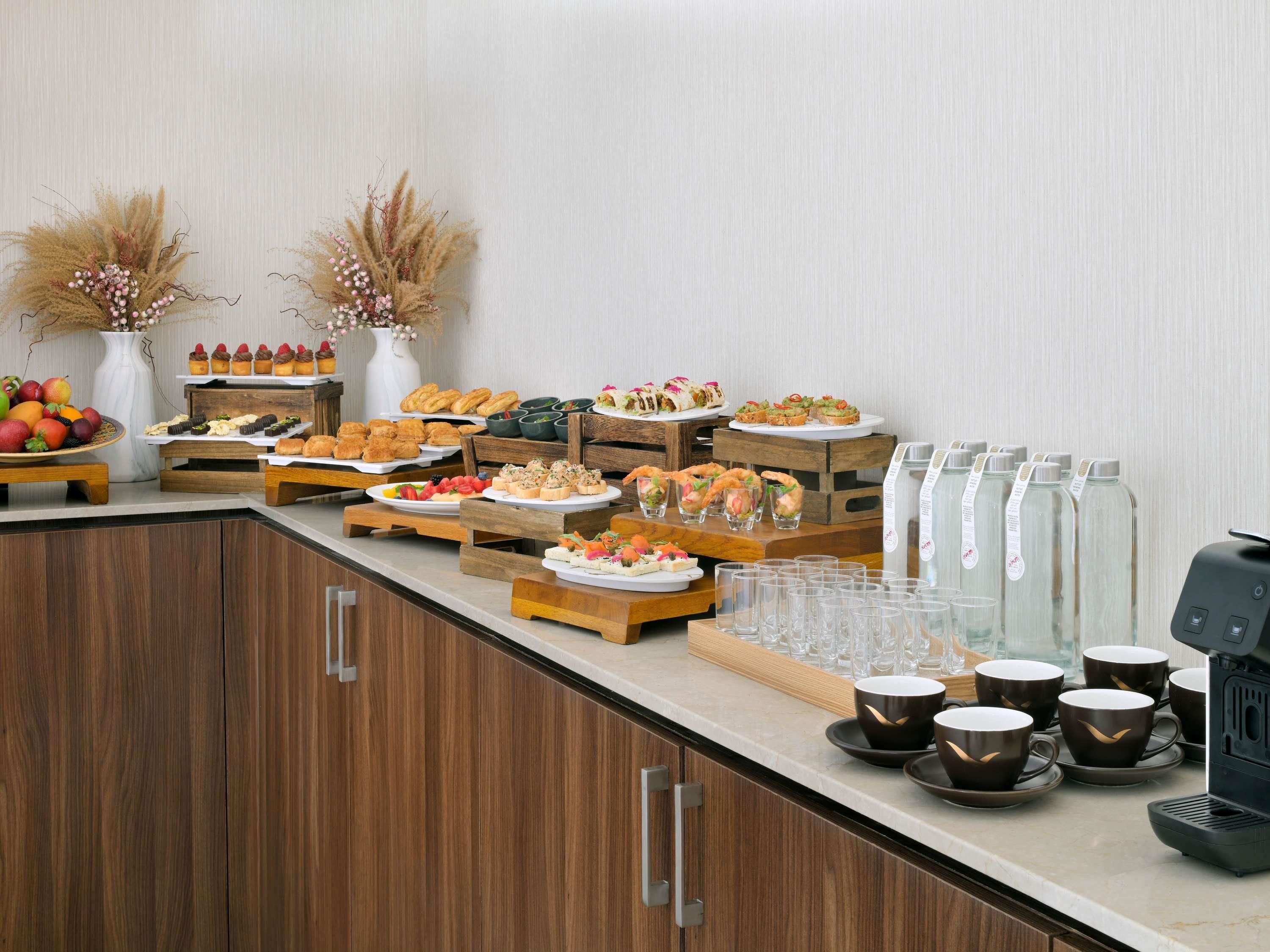 Movenpick Hotel Apartments Downtown Dubai - photo