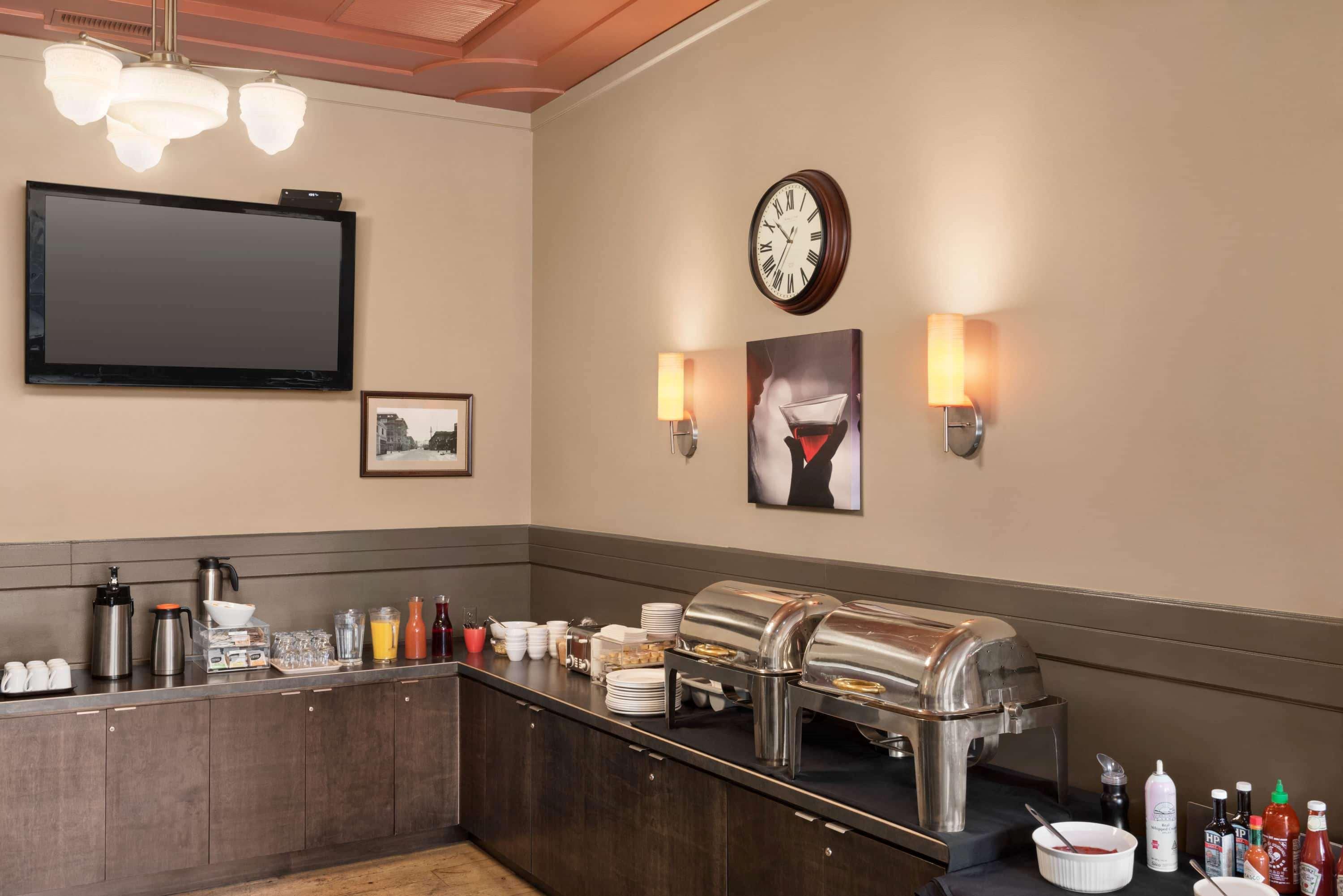 The Plaza Hotel Downtown, Trademark Collection