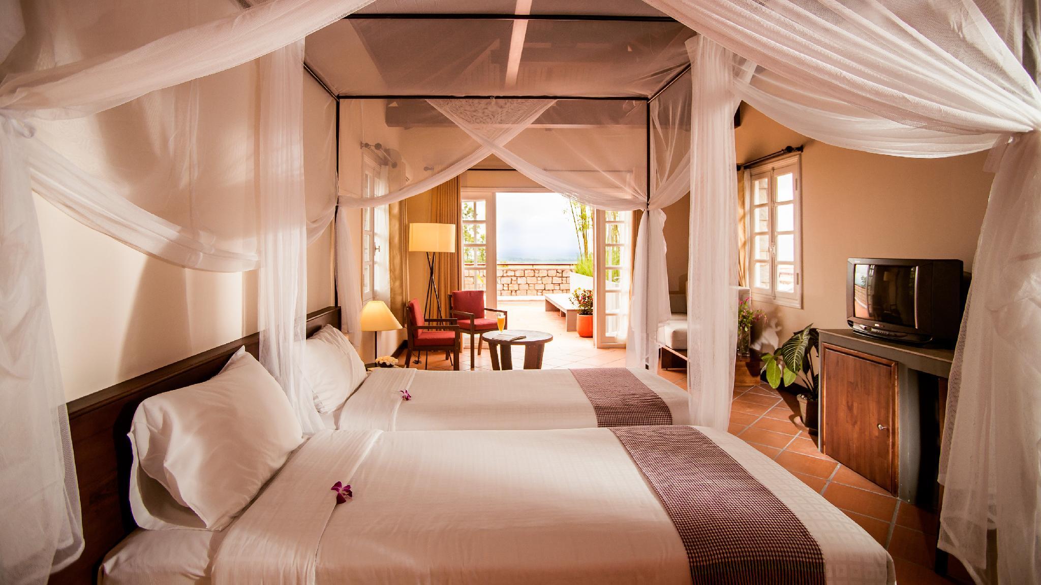 Victoria Nui Sam Lodge by null