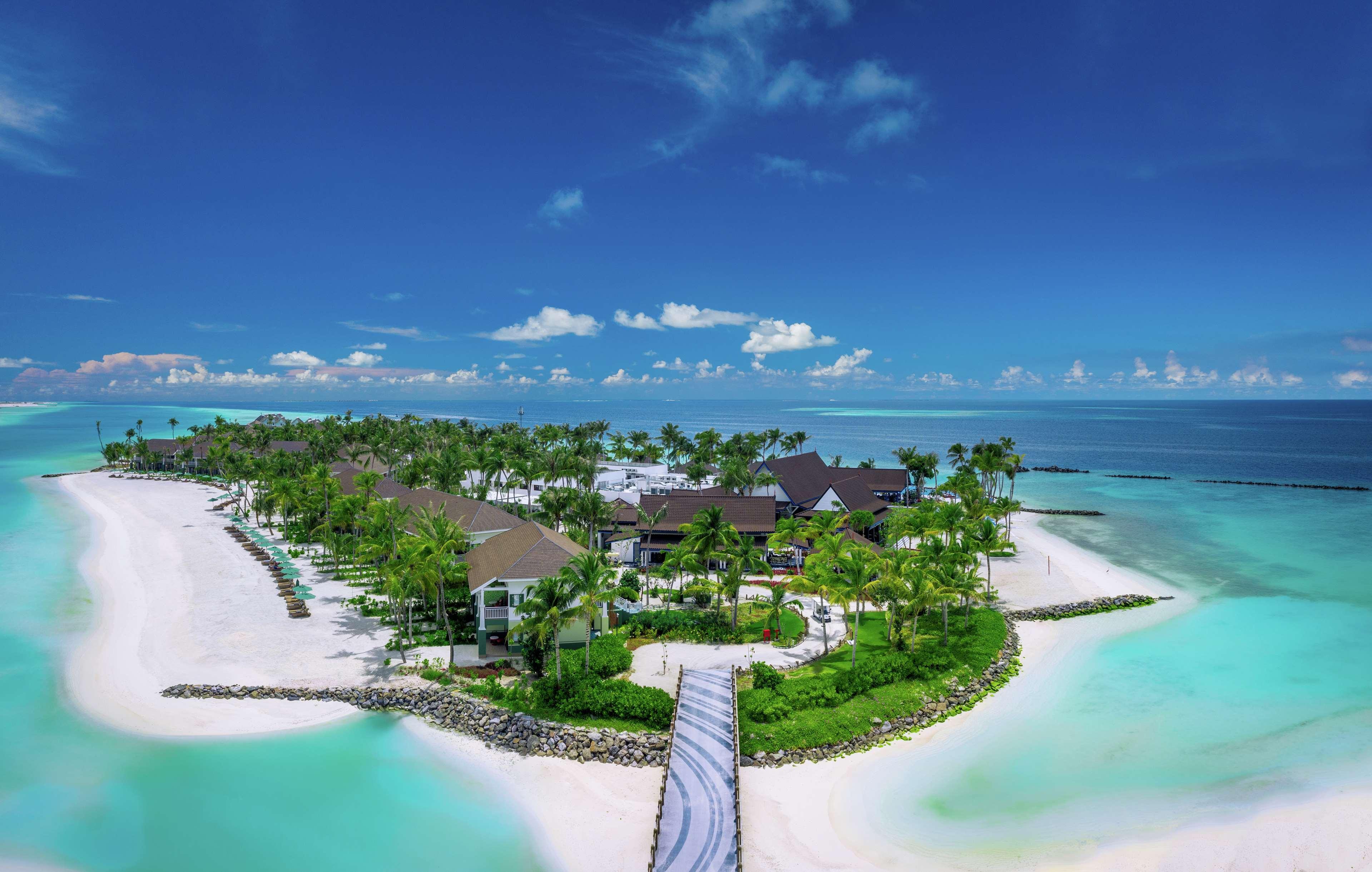 Photo of SAii Lagoon Maldives with spacious shore