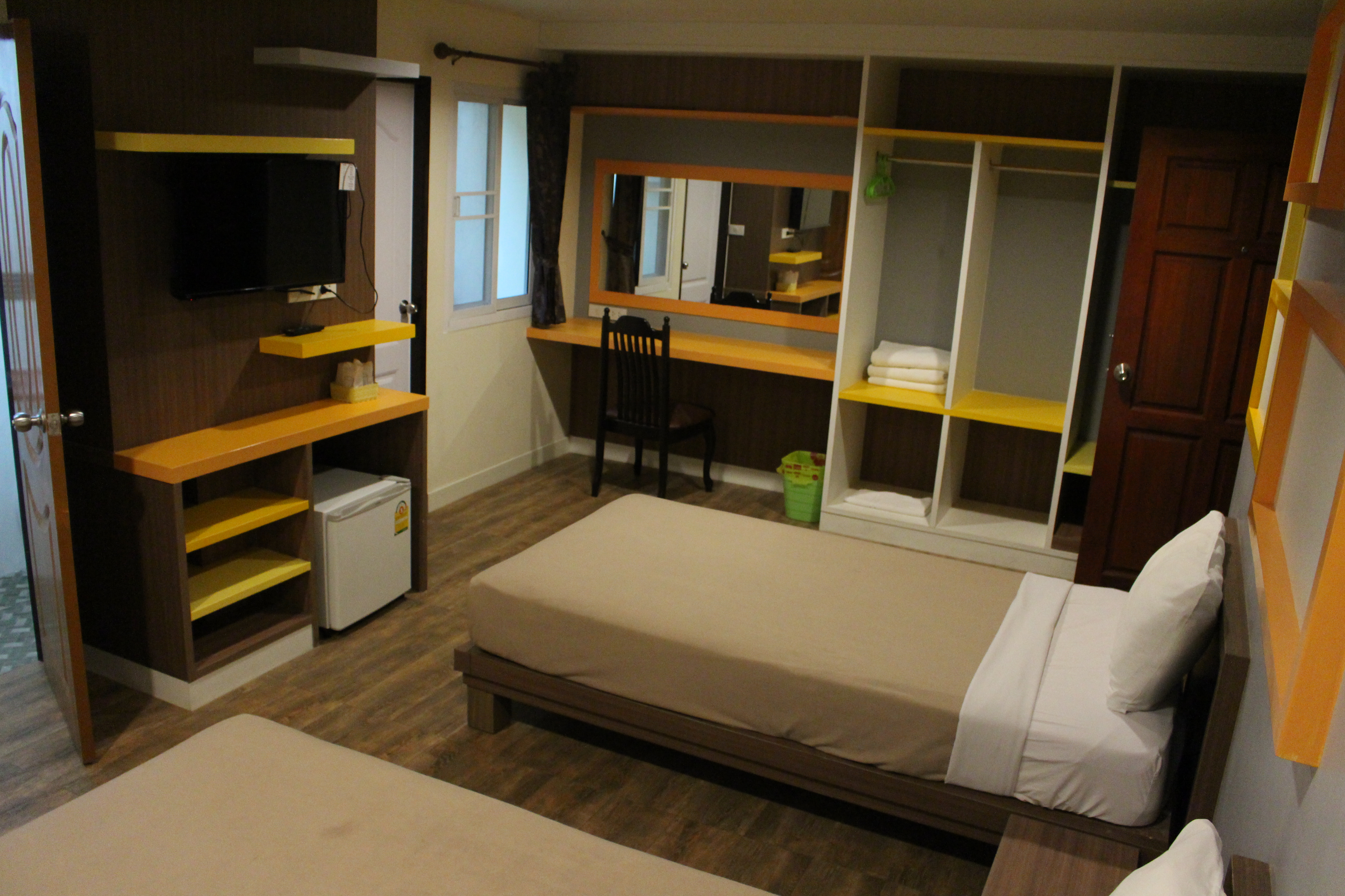 Samsen Sam Place