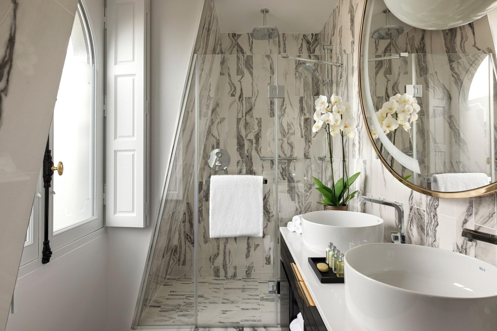 Imagem da galeria de La Clef Champs-elysées By The Crest Collection