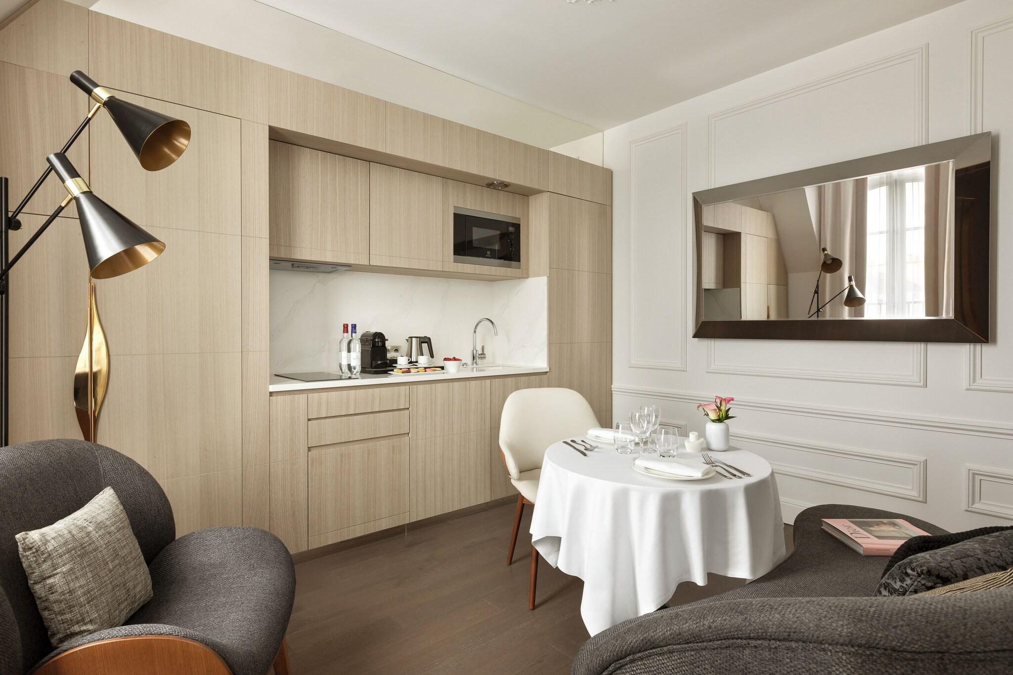 Imagem da galeria de La Clef Champs-elysées By The Crest Collection