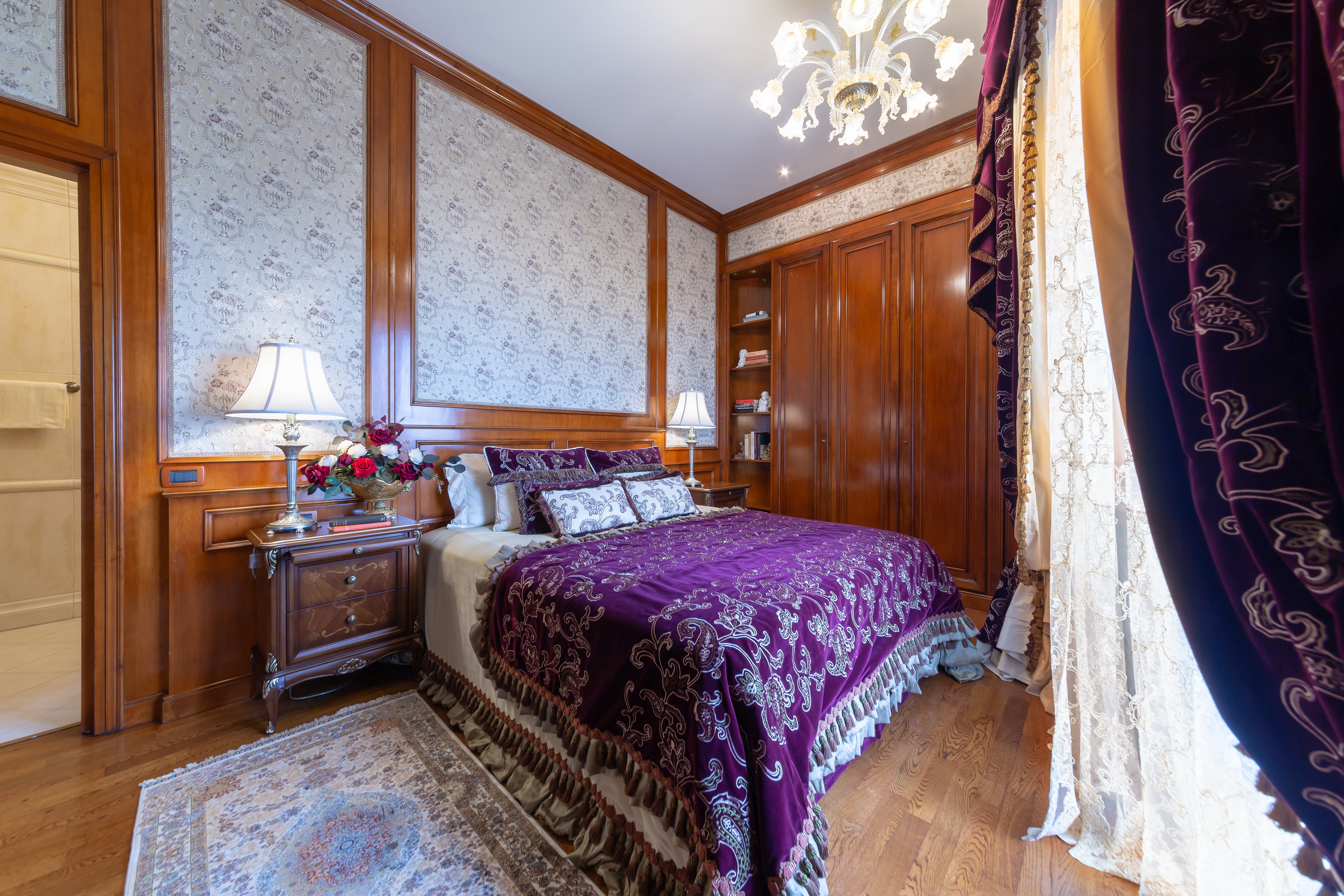 Suite, business