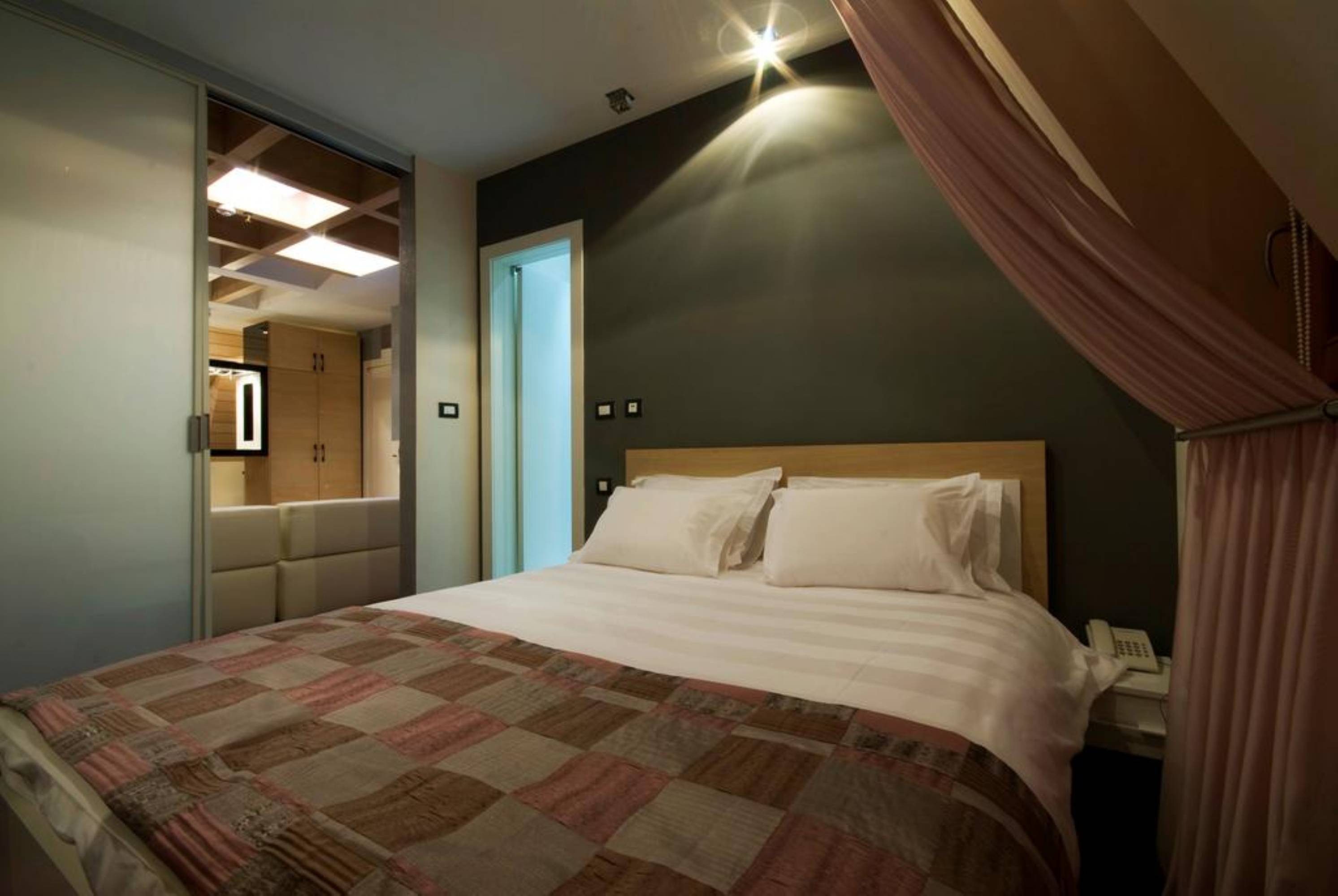 Hotel SOA by null