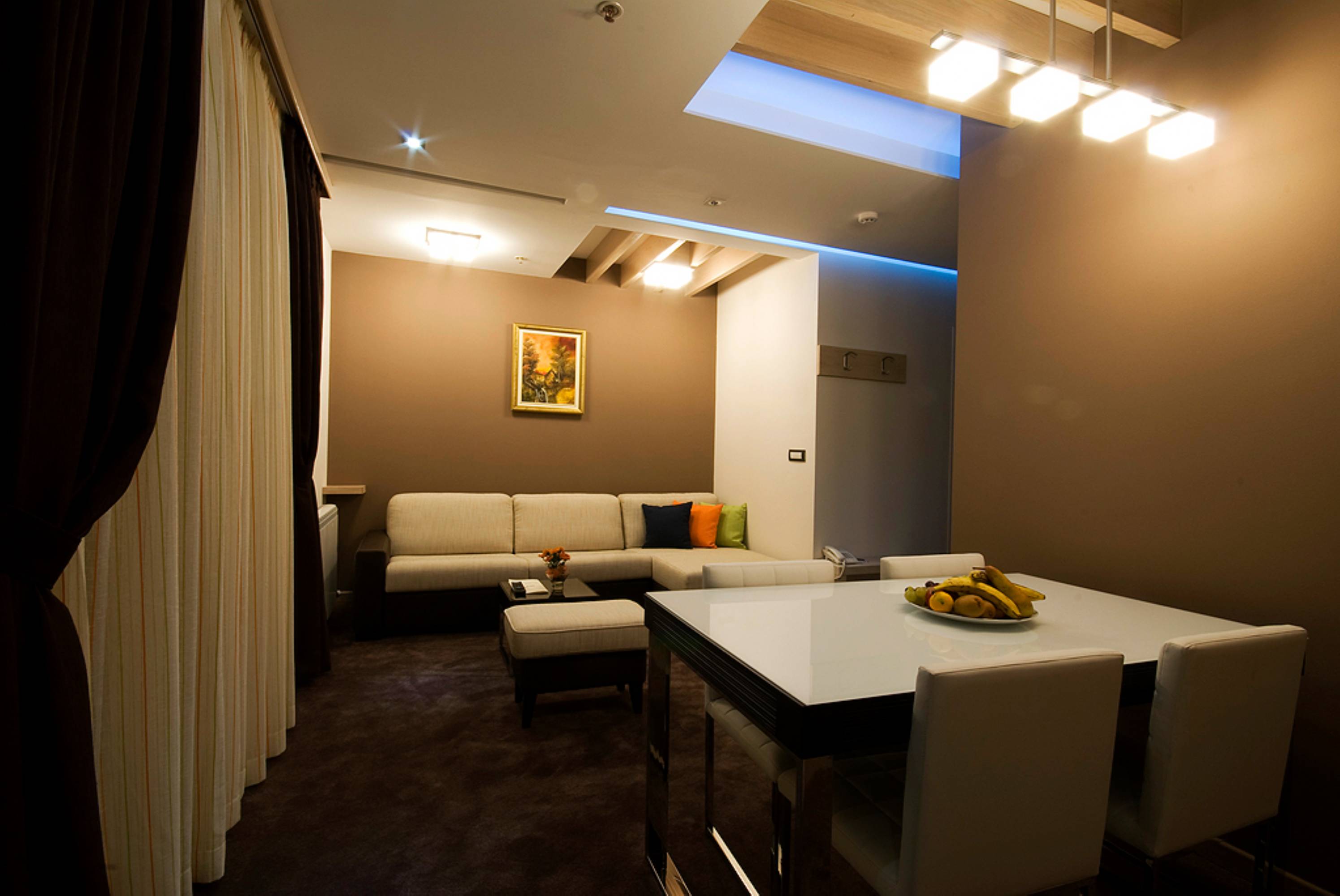 Hotel SOA by null