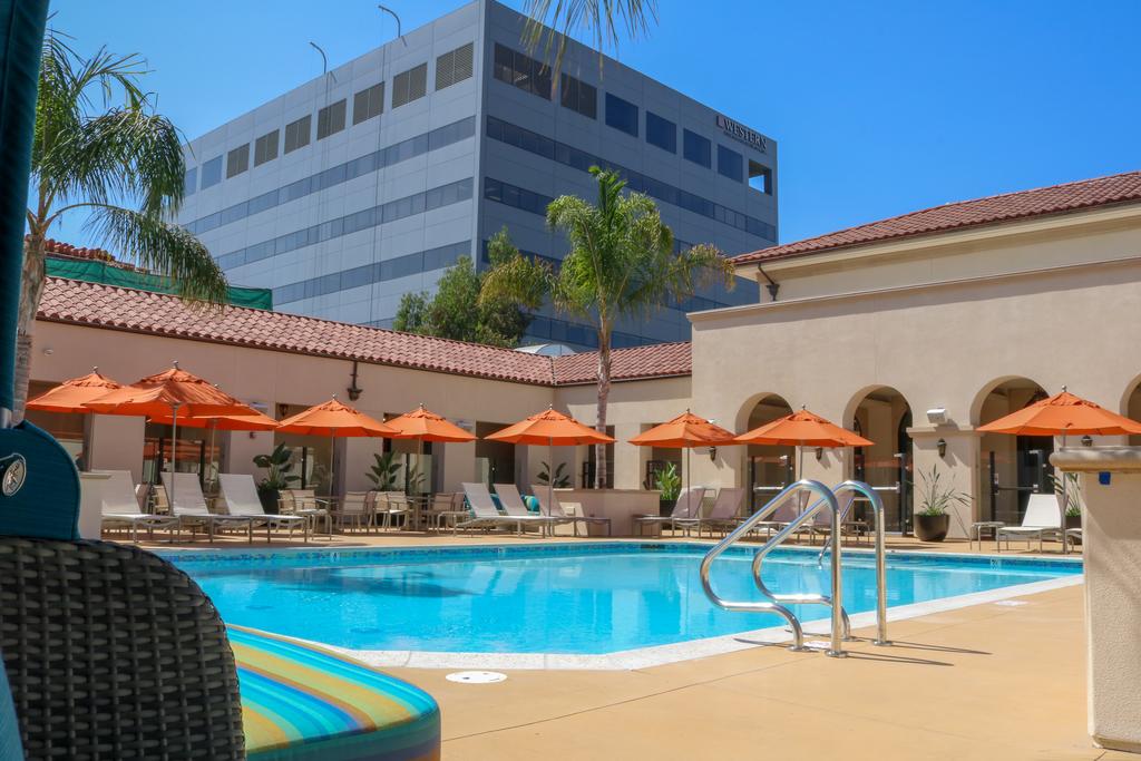 Pasadena Hotel & Pool image