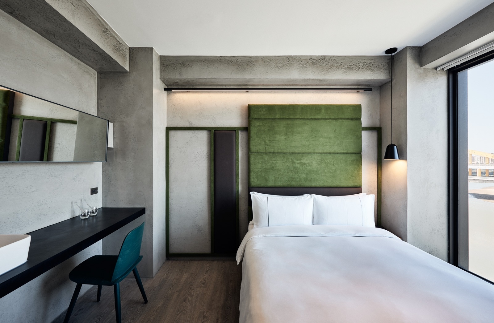 Bouti Waterfront Hotel