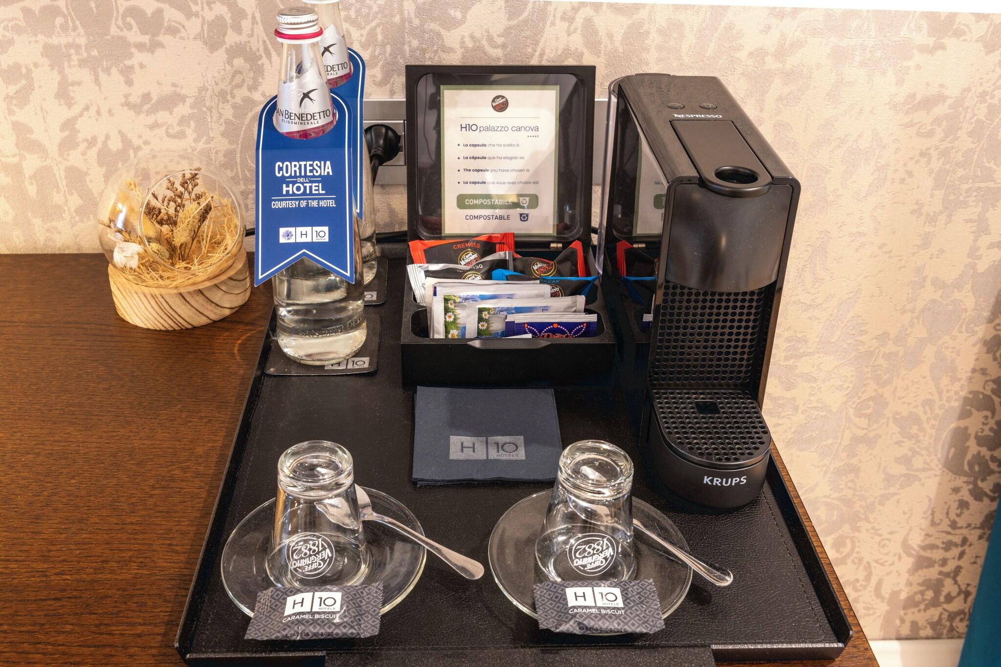 H10 Palazzo Canova by null