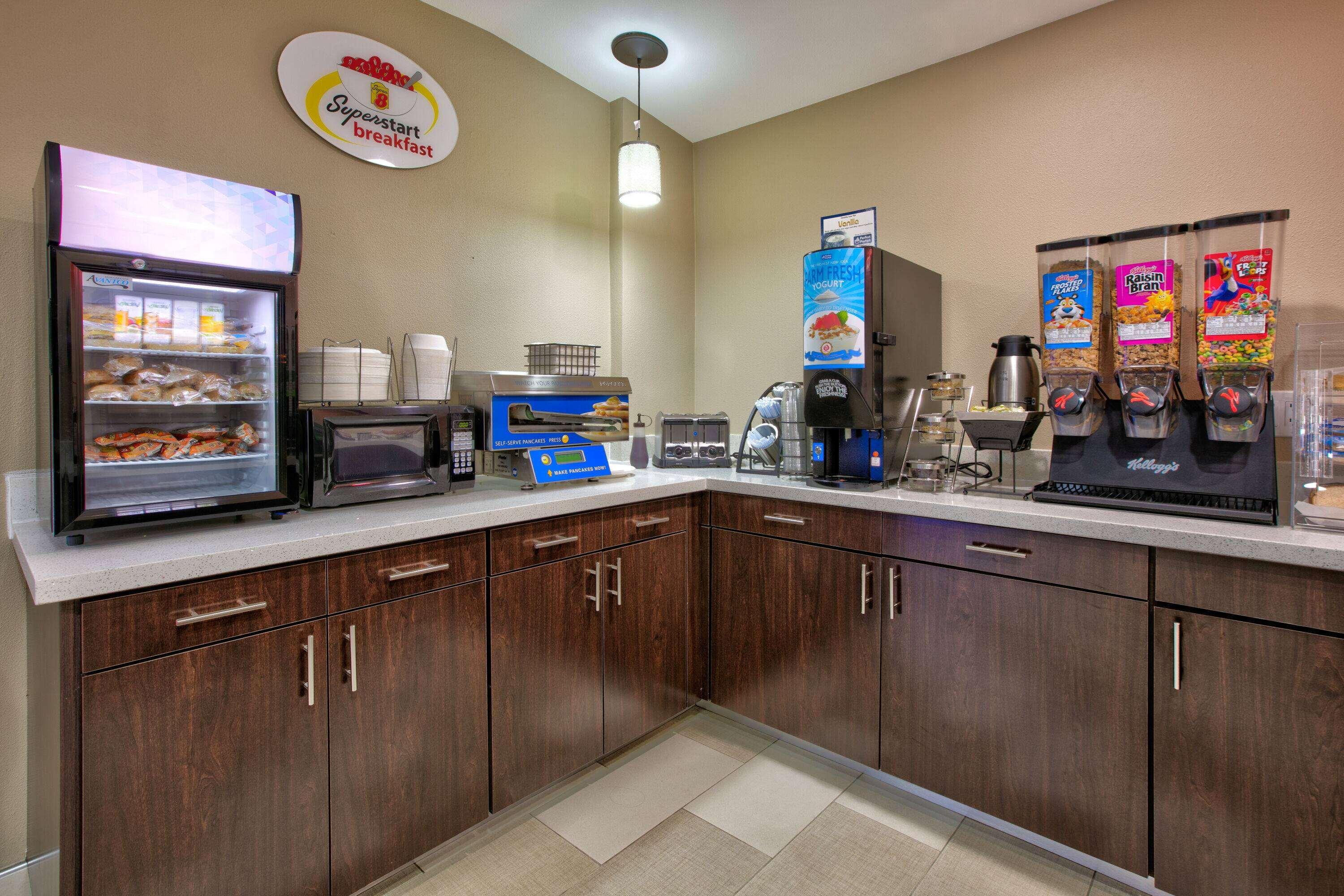 Super 8 By Wyndham Palestine Tx