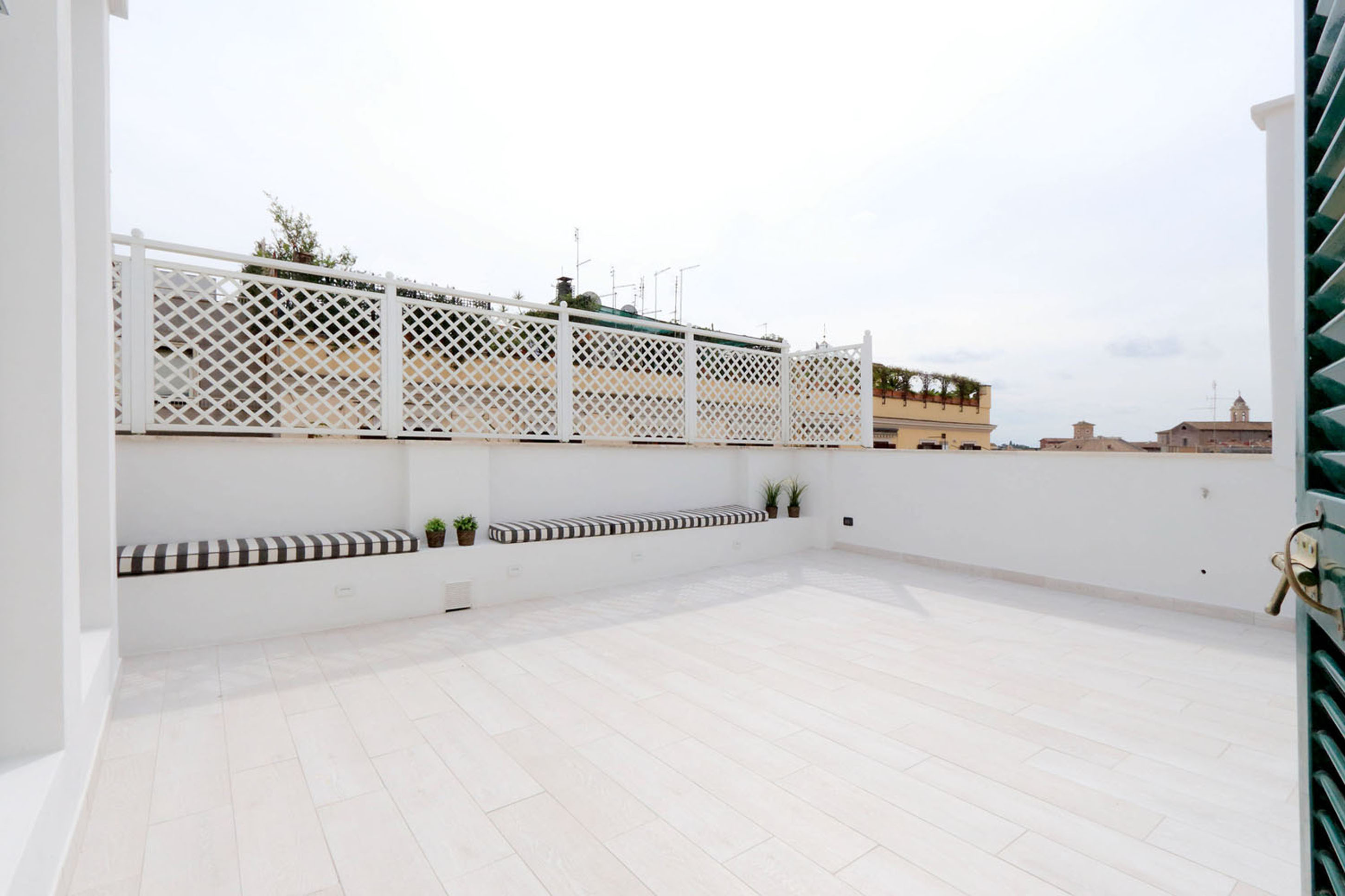 Monti Apartments
