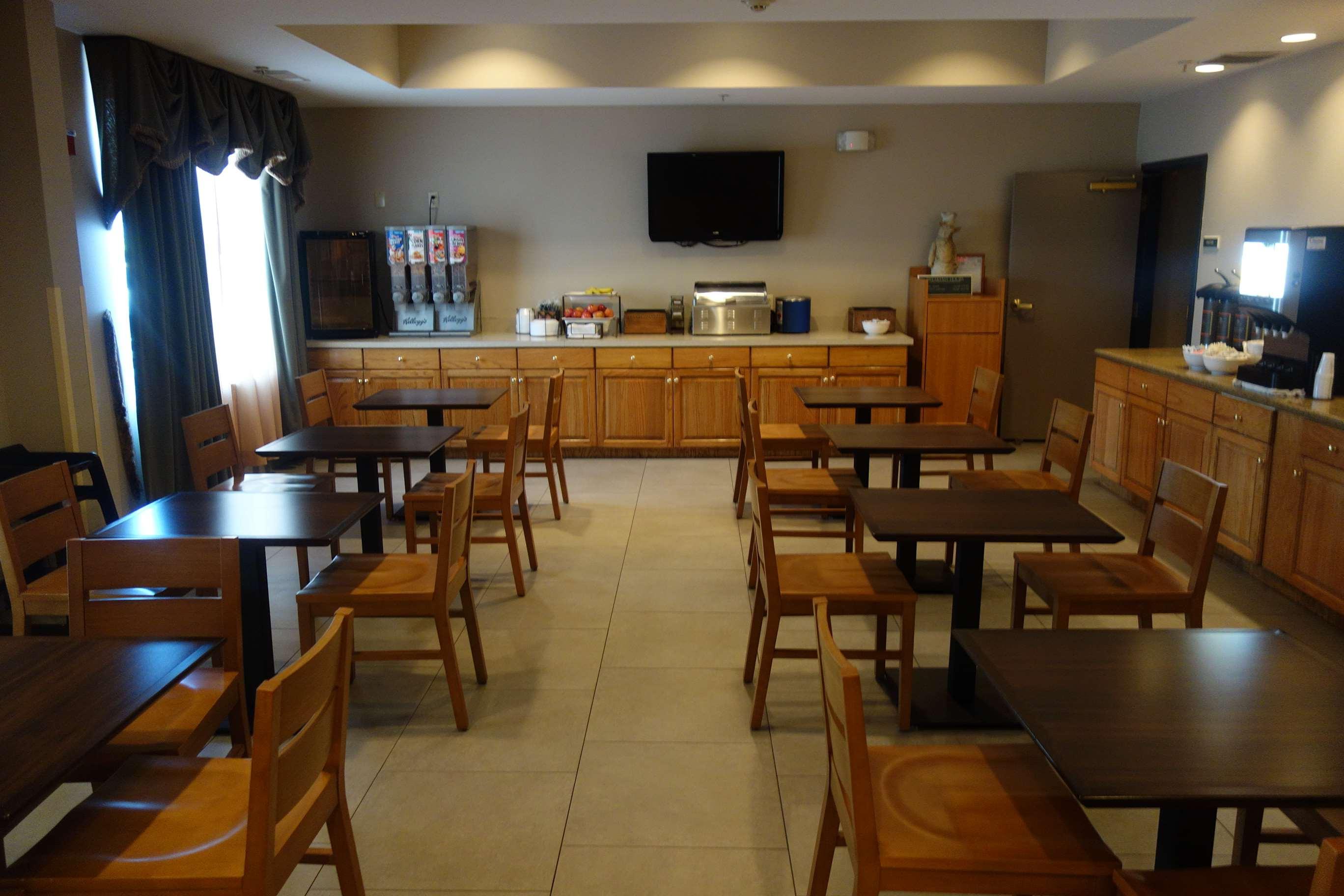 Red Roof PLUS+ & Suites Birmingham - Bessemer