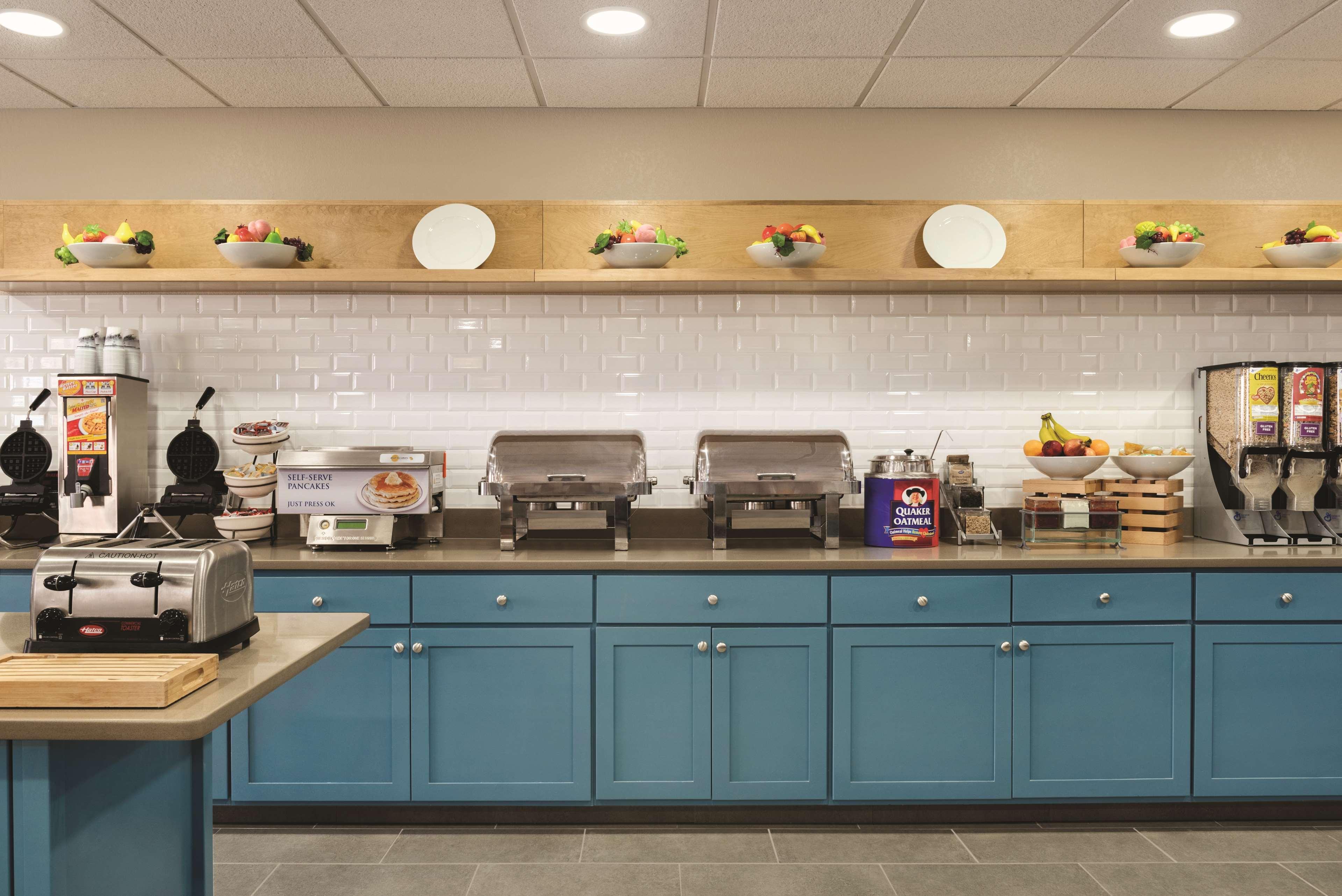 Country Inn & Suites By Radisson, Coralville, Ia