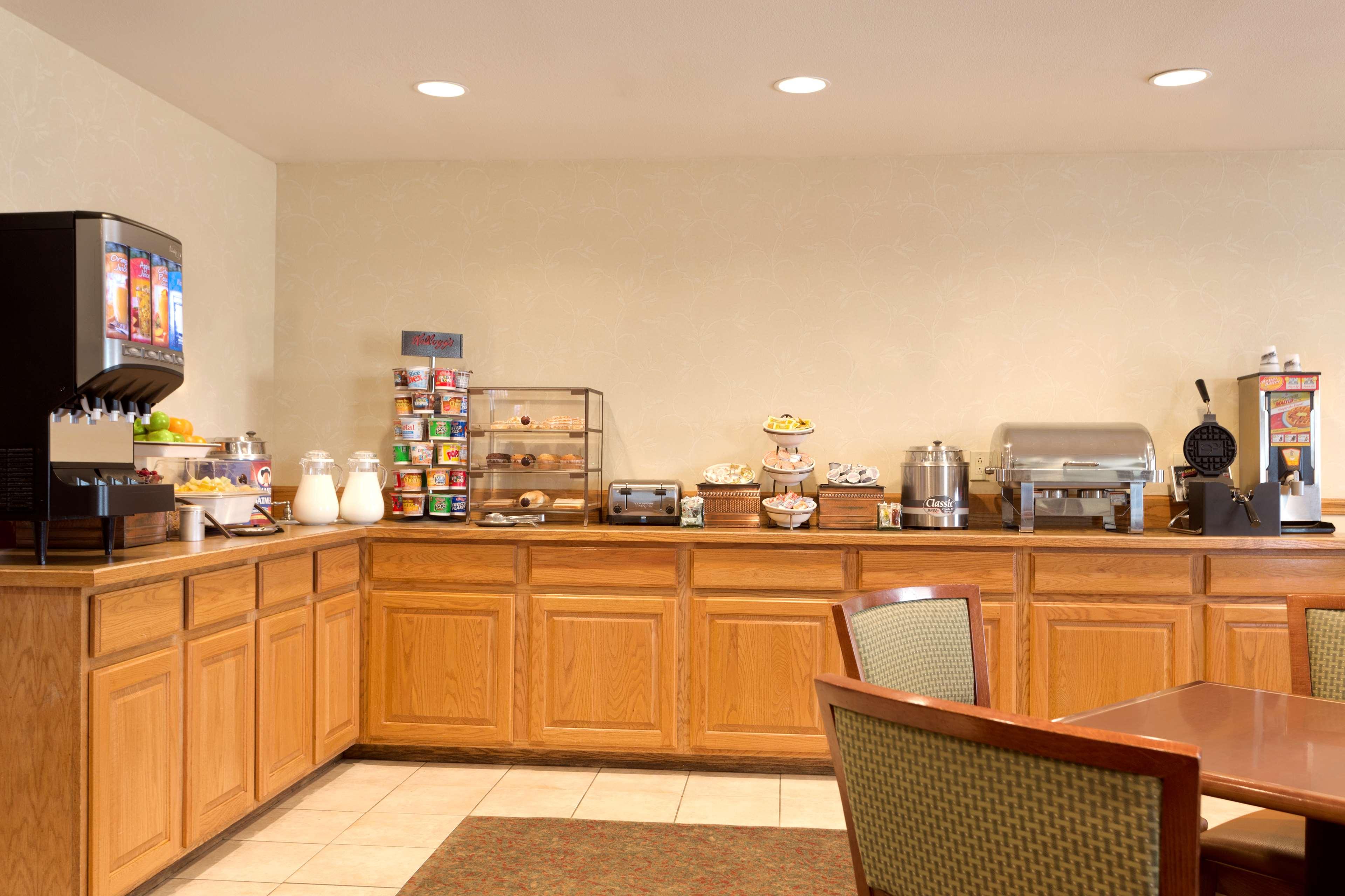 Country Inn Suites By Radisson Nevada Mo