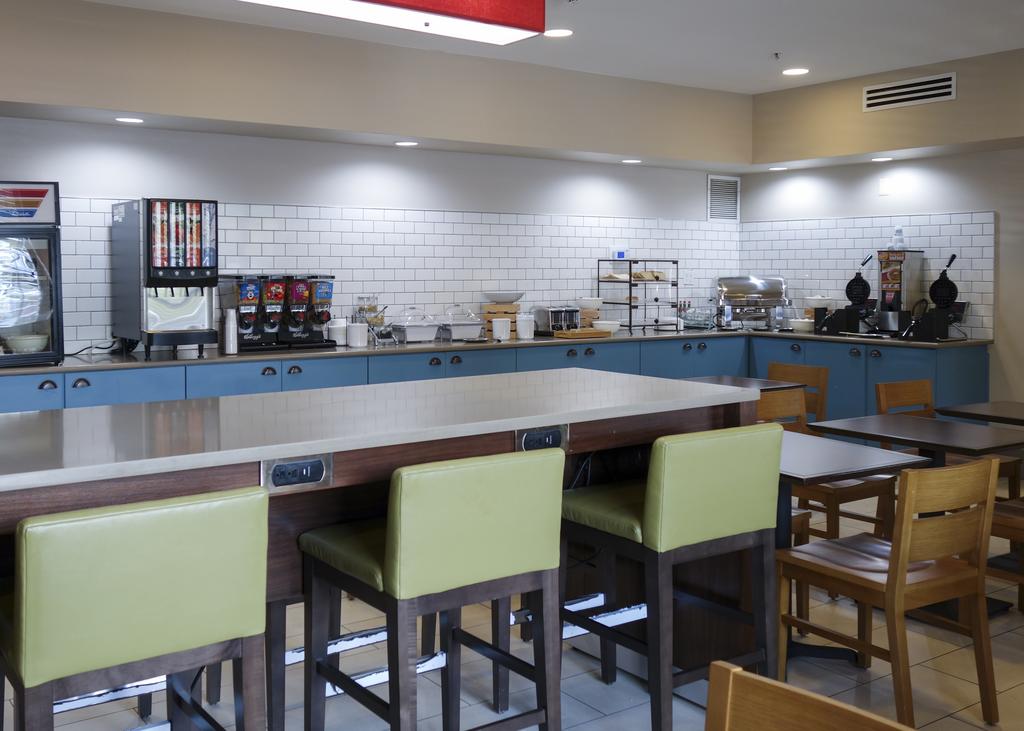 Country Inn & Suites By Radisson, Washington, D.C.