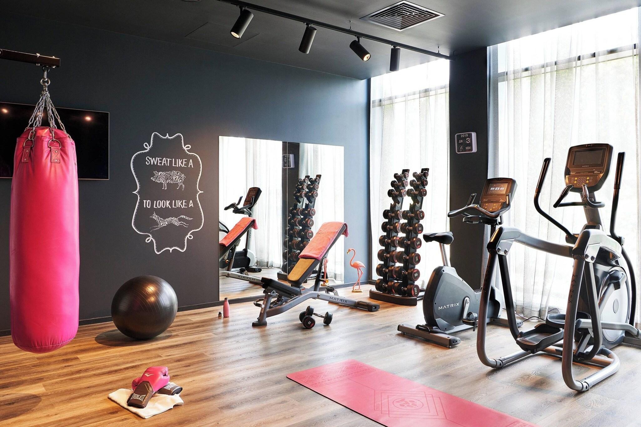 Moxy Edinburgh Airport