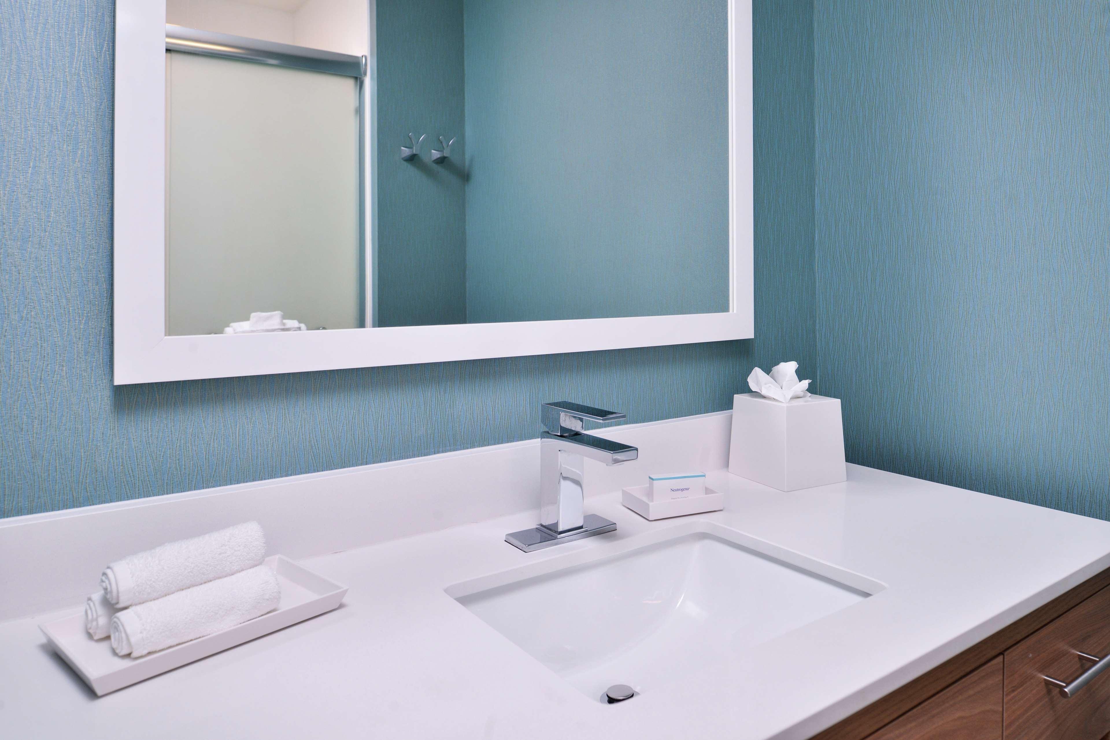 Home2 Suites by Hilton Tampa Downtown Channel Dist
