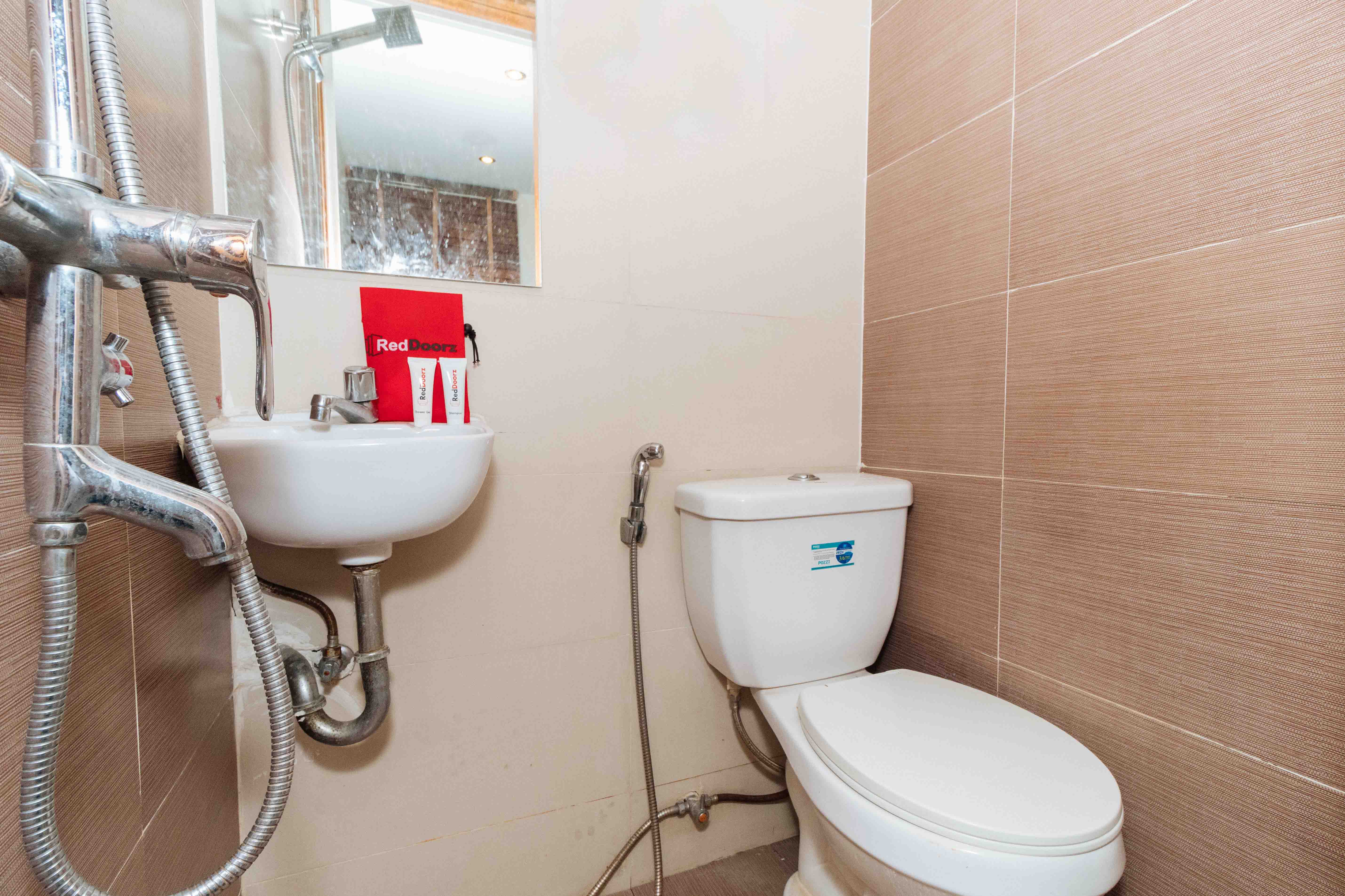 RedDoorz @ DBuilders Rooms Ph1 Taguig