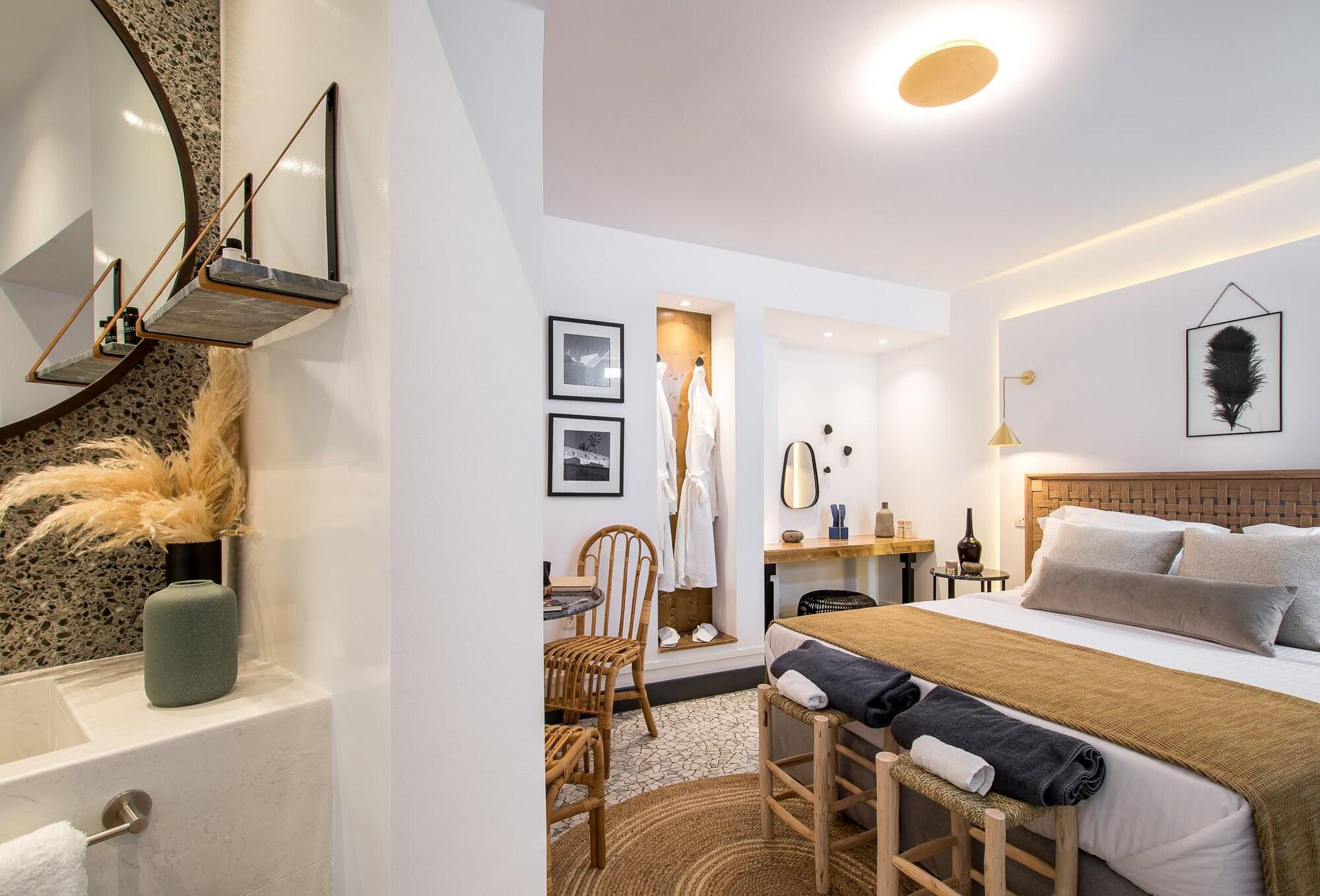 Amelot Art Suites