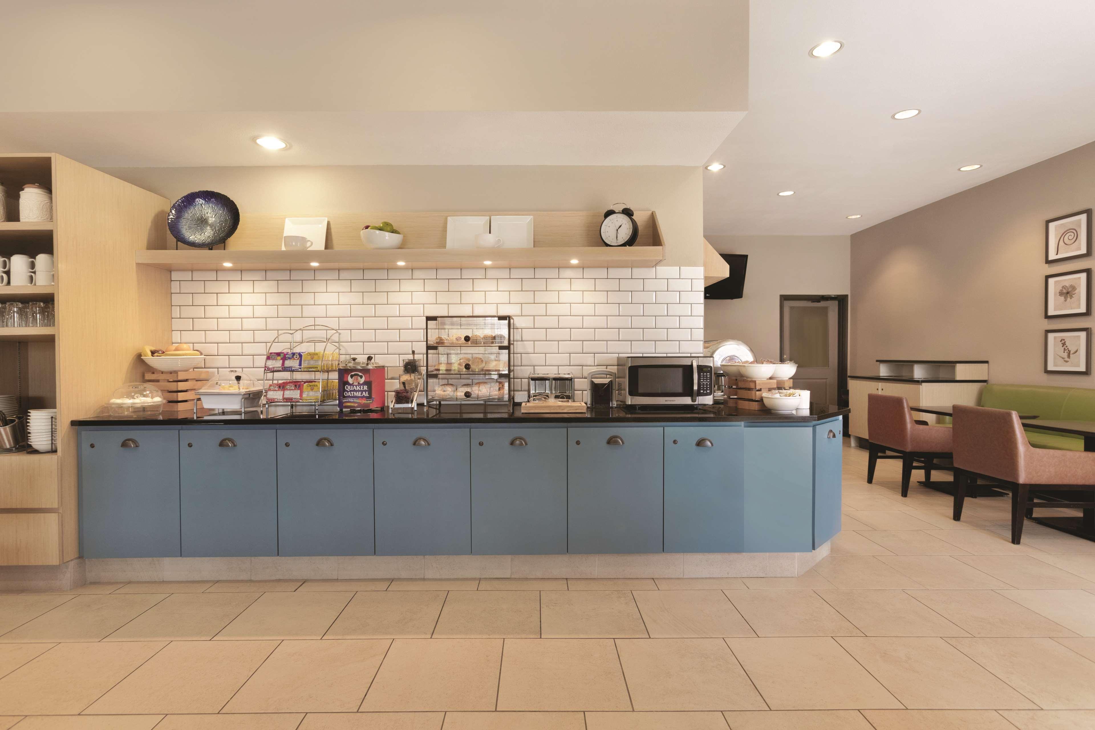 Country Inn & Suites Indianapolis Airport