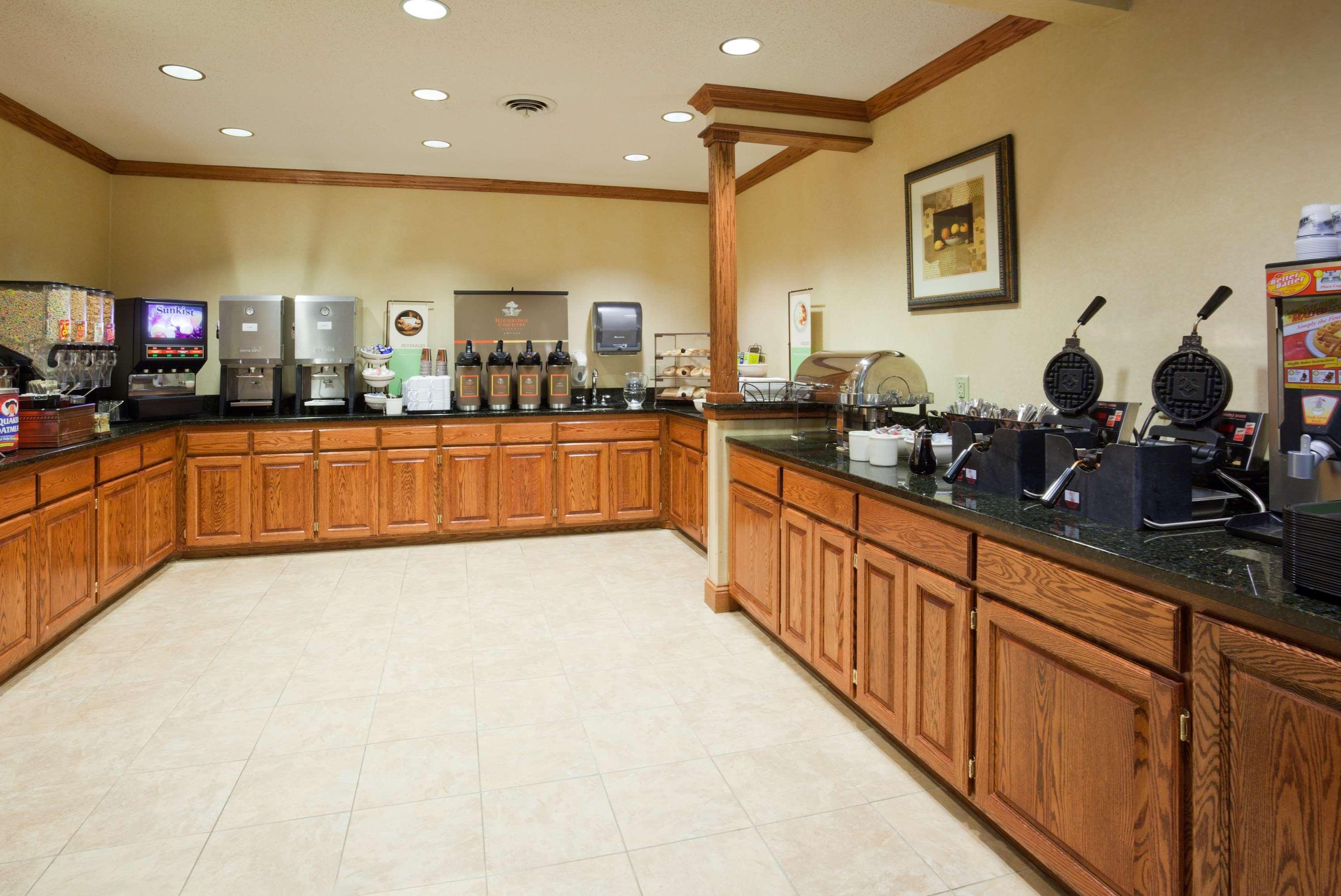 Country Inn & Suites by Radisson, Albertville, MN