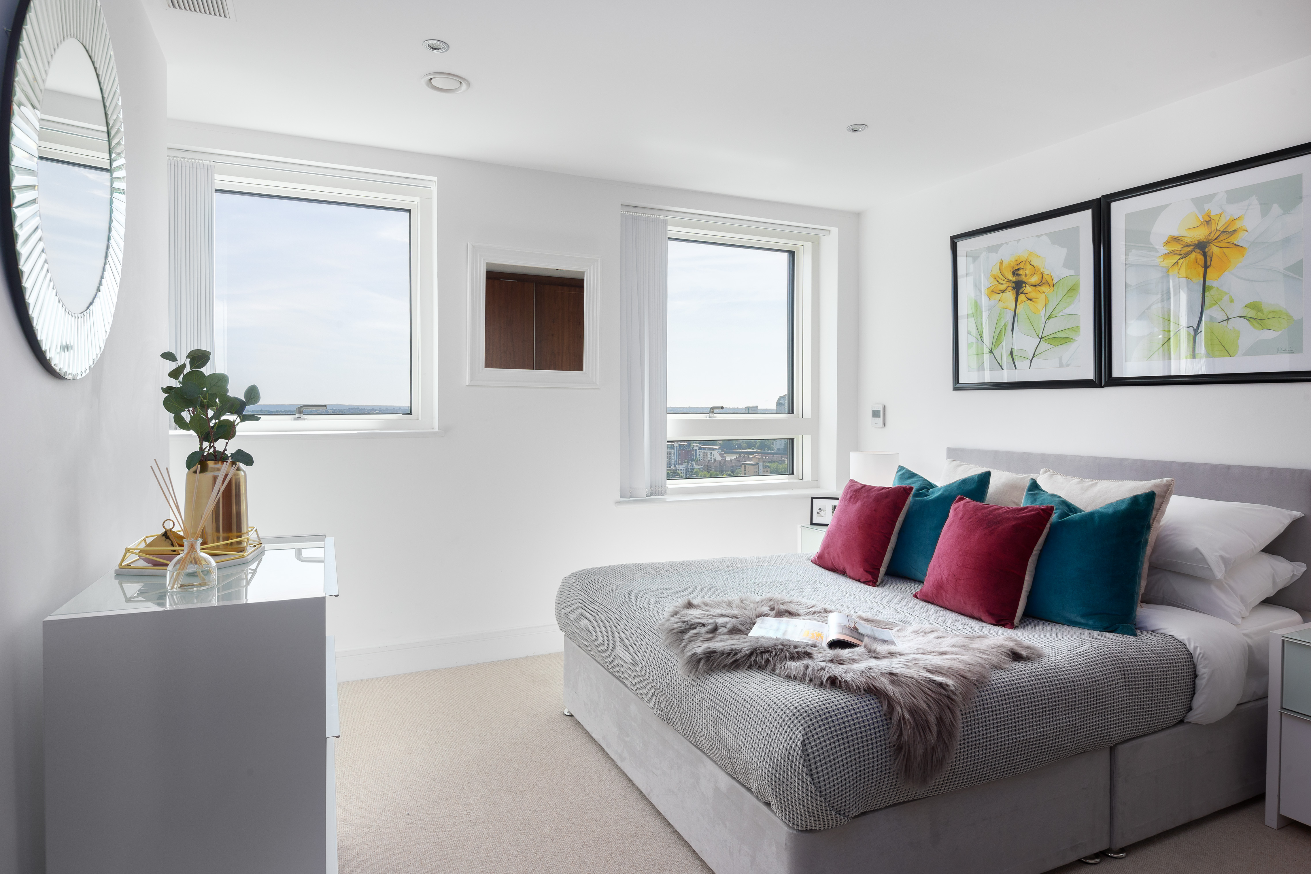 Lincoln Plaza One-Bedroom Apartments