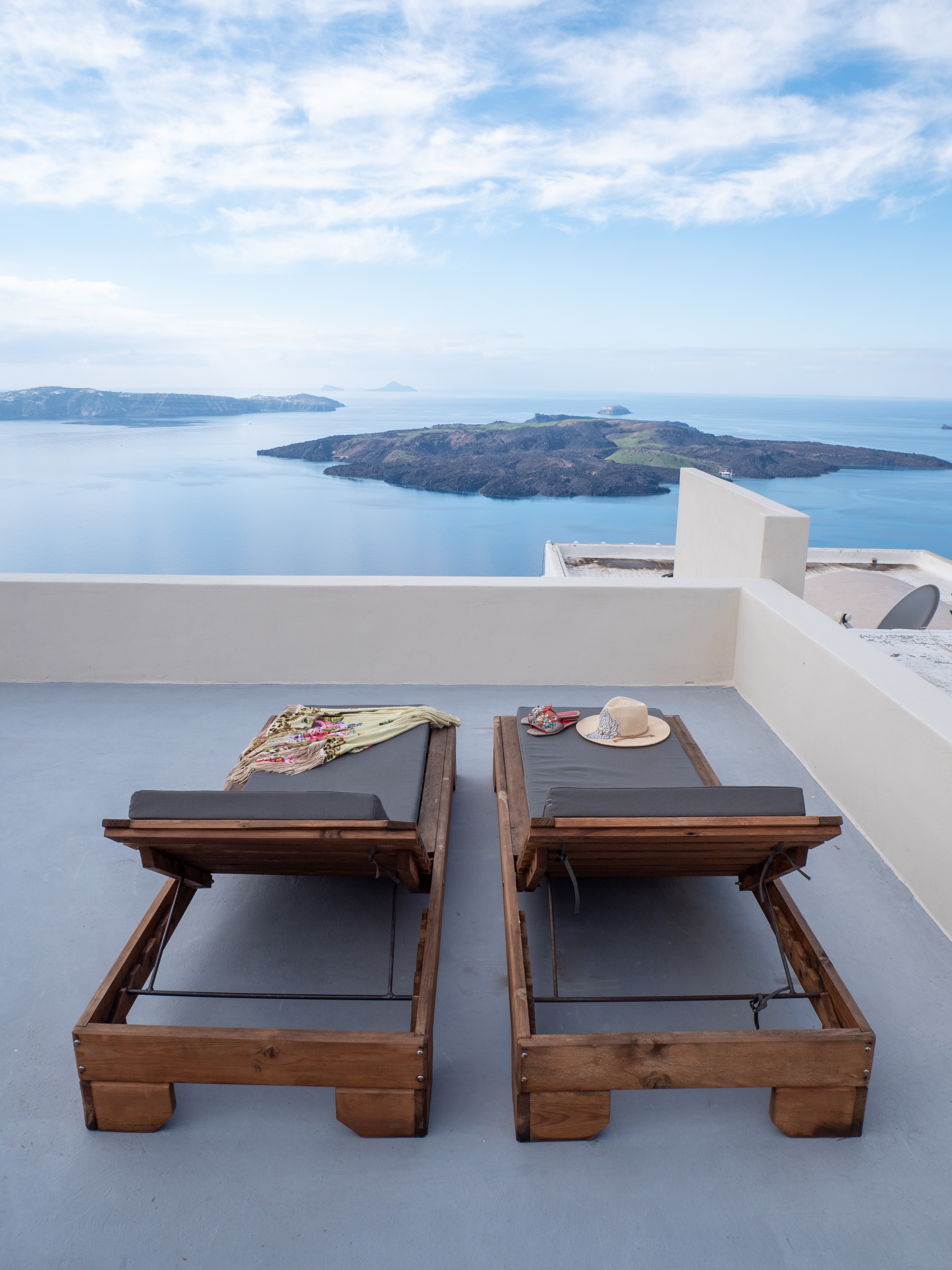 Caldera Cliff Illusion Suites
